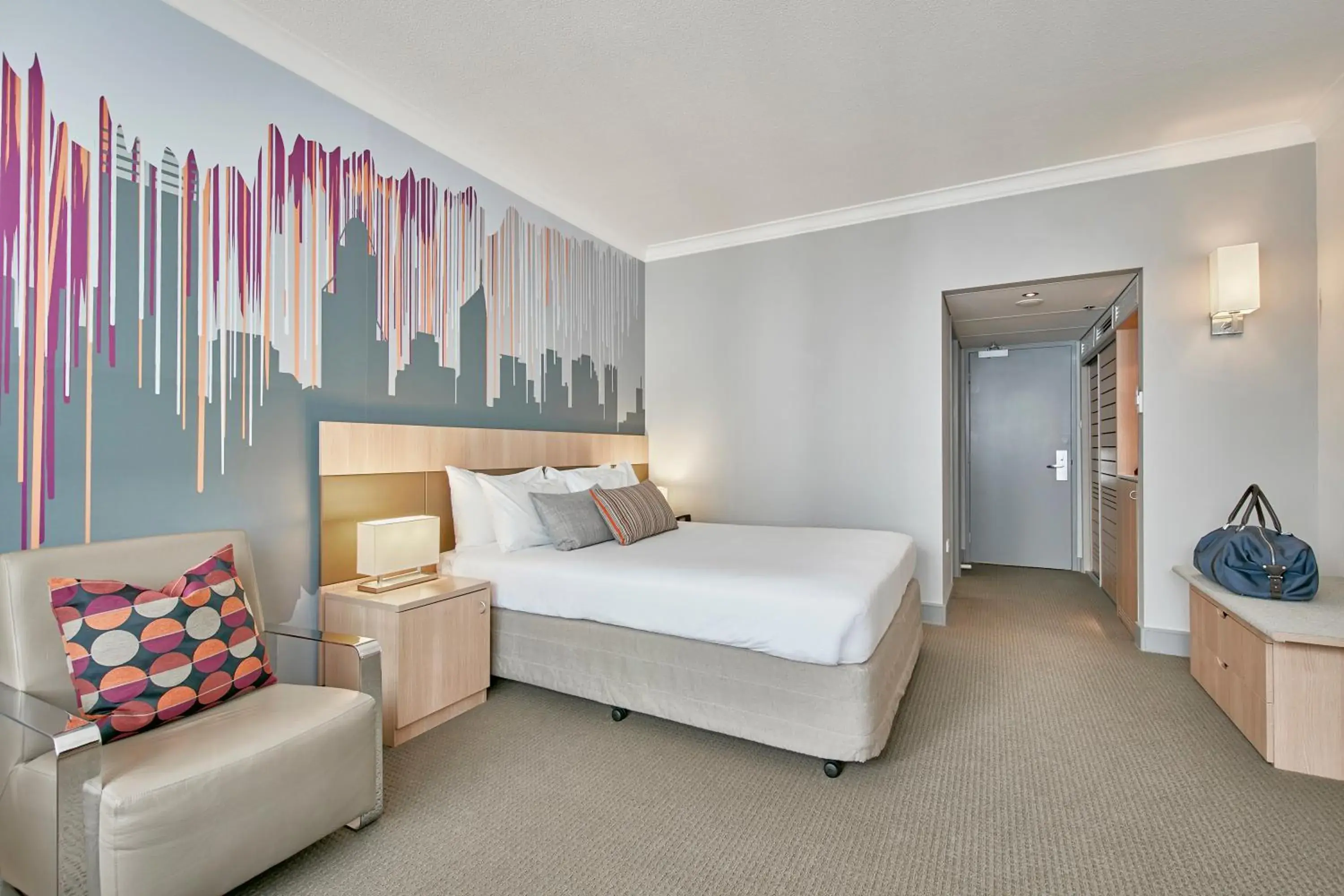 Photo of the whole room, Bed in Mercure Perth