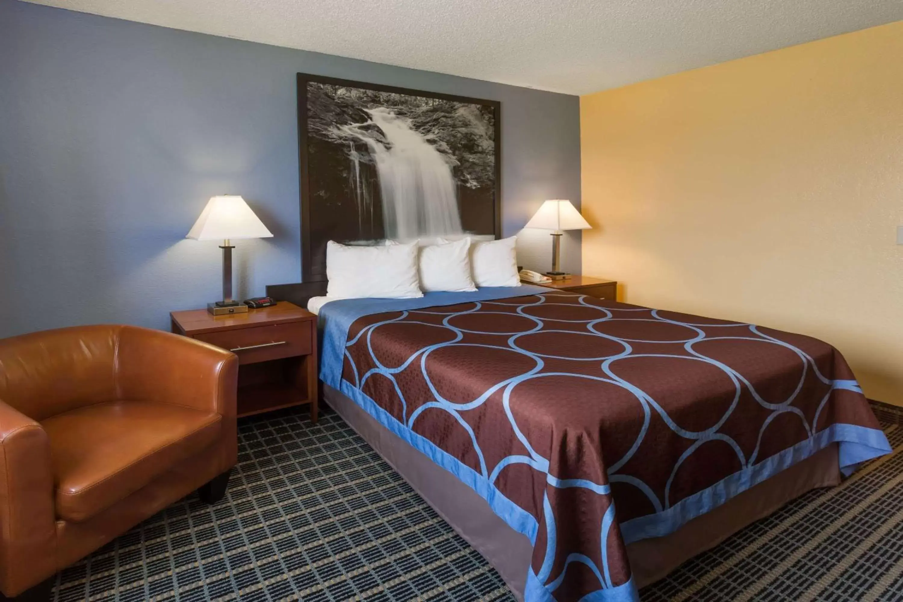 Photo of the whole room, Bed in Super 8 by Wyndham Janesville