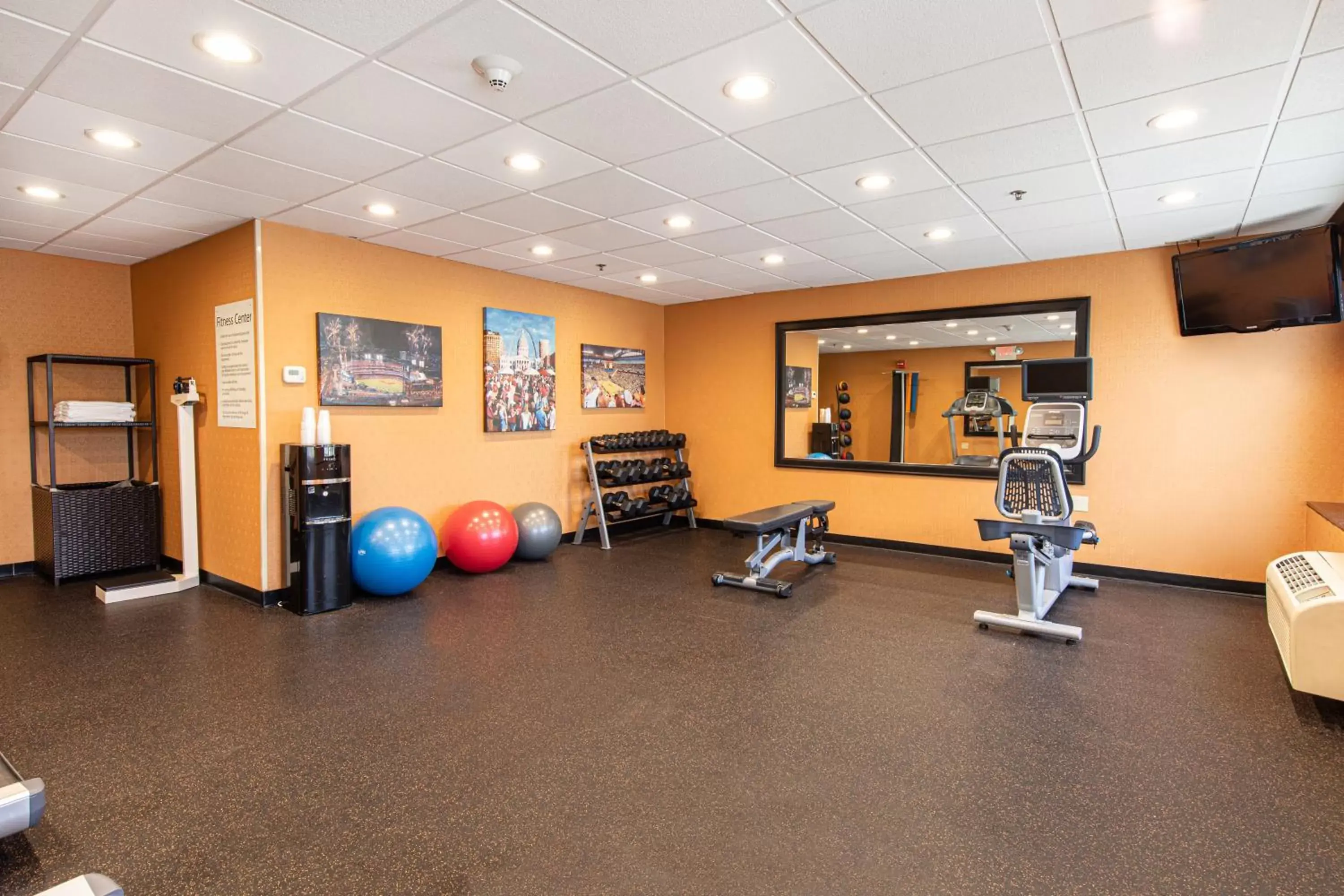 Fitness centre/facilities, Fitness Center/Facilities in Holiday Inn St. Louis Airport West Earth City, an IHG Hotel