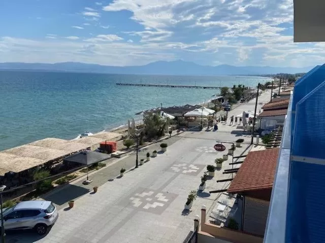 Grand Dodo's Triada Seaview Studios