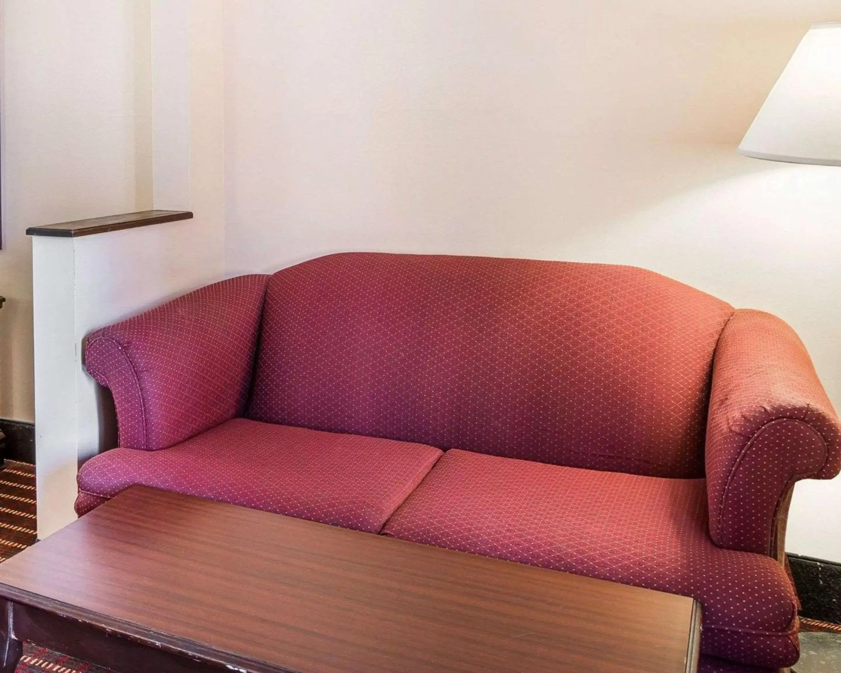 Photo of the whole room, Seating Area in Econo Lodge McDonough