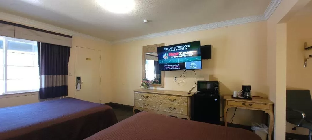 TV and multimedia, Bed in Lakeview Inn