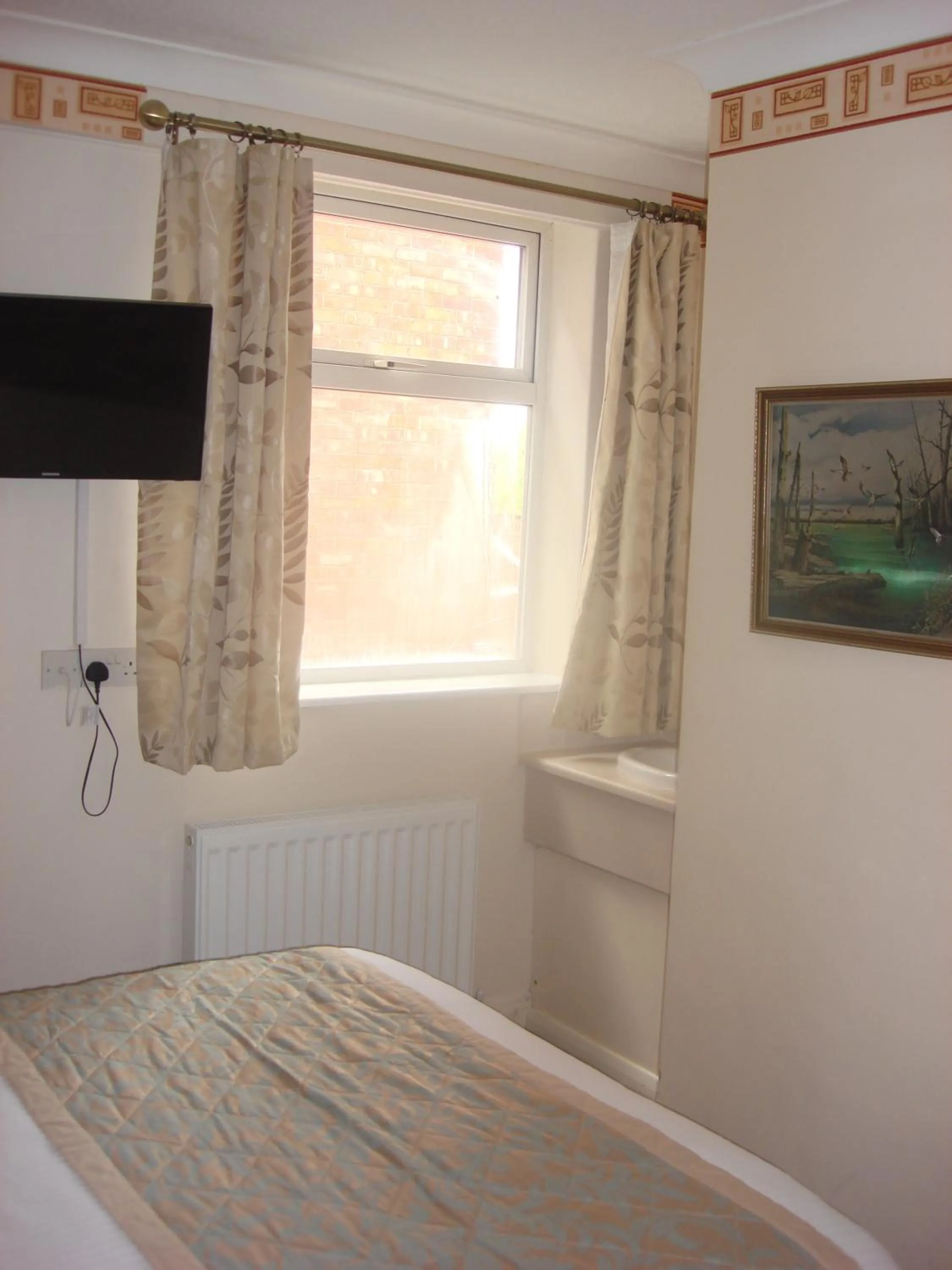 Day, Bed in Yellow Mountain Hotel