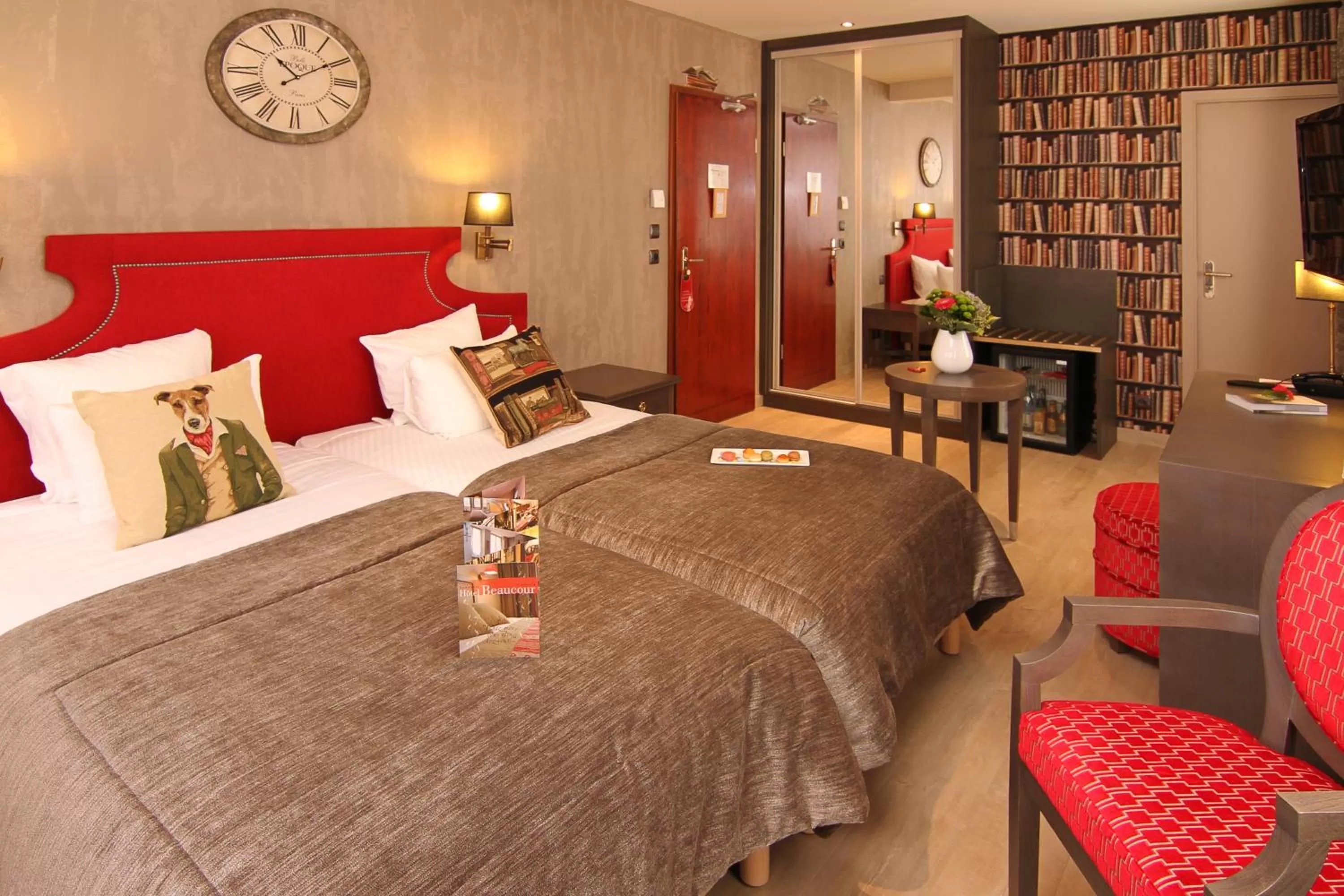 Staff, Bed in Hotel Beaucour