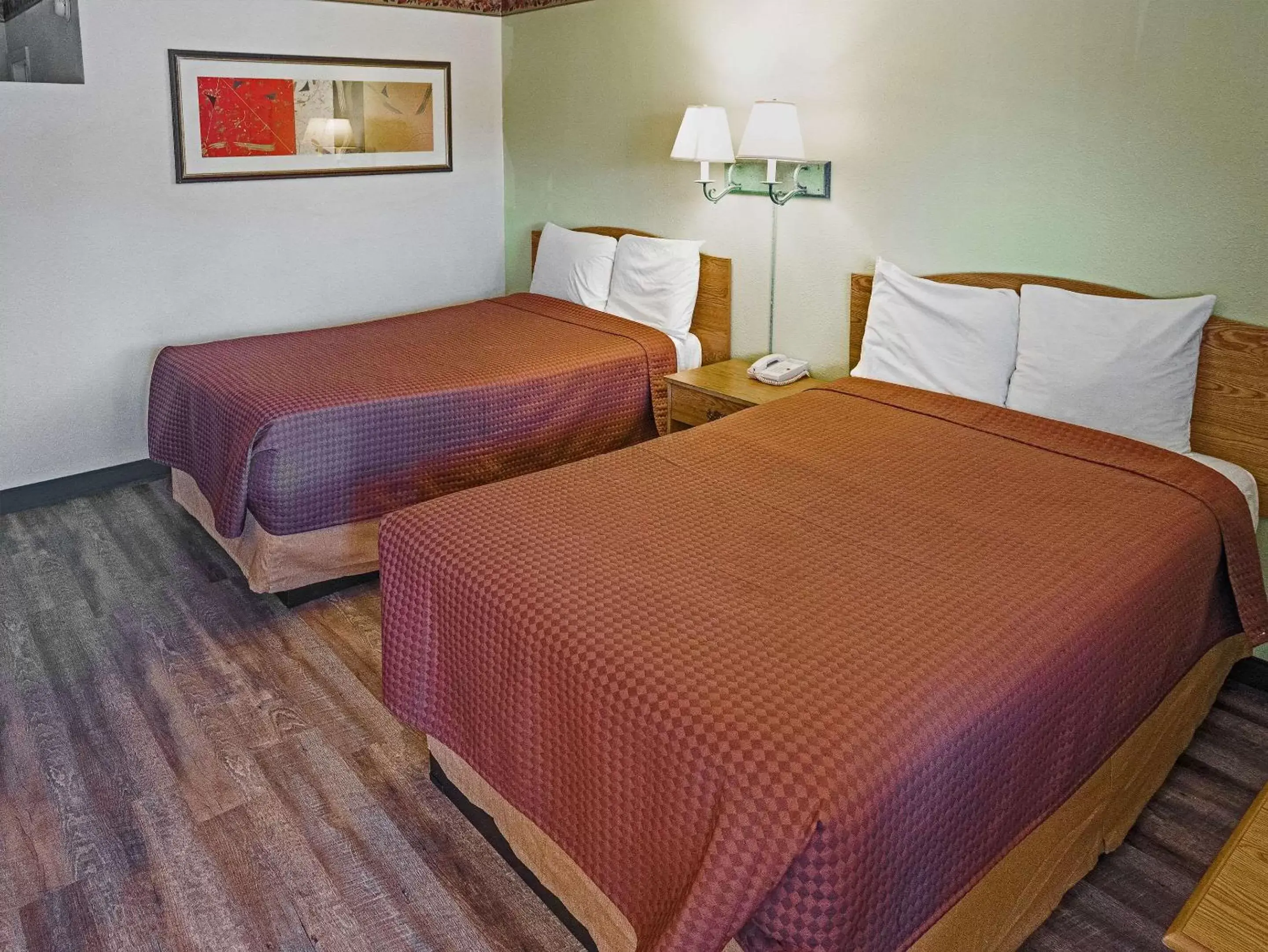 Bedroom, Bed in Rodeway Inn Albuquerque Downtown on Rt 66 Bedroom, Bed in Rodeway Inn Albuquerque Downtown on Rt 66