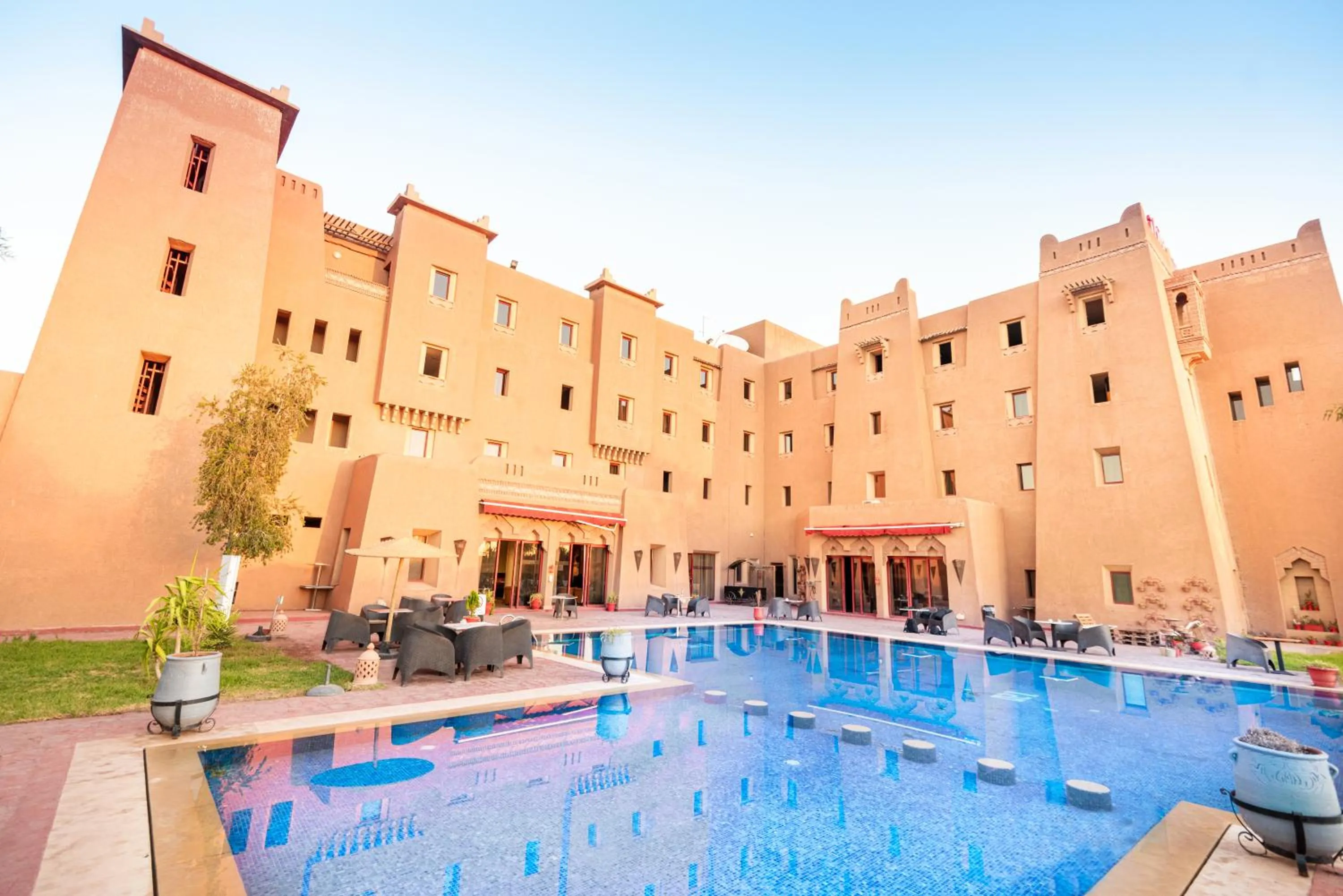 Swimming pool in Ibis Ouarzazate Centre