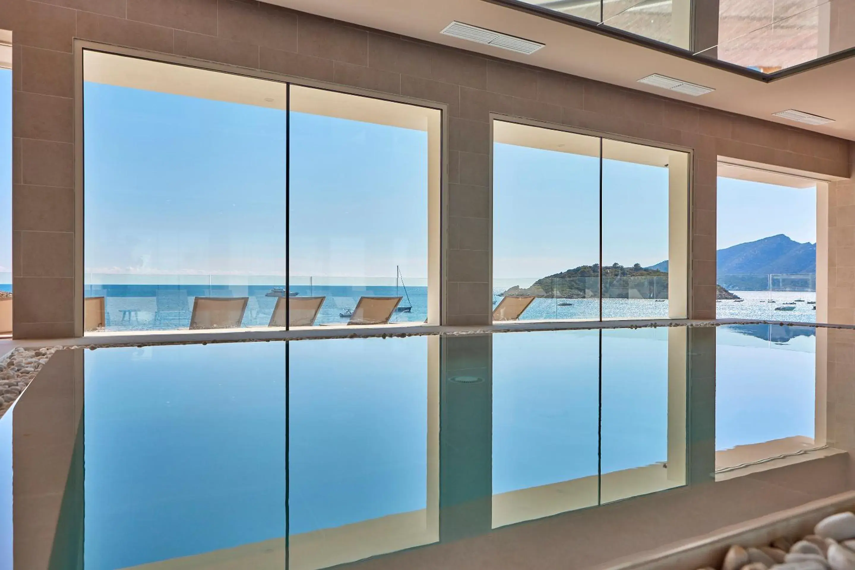 Swimming pool in Universal Hotel Aquamarin Swimming pool in Universal Hotel Aquamarin