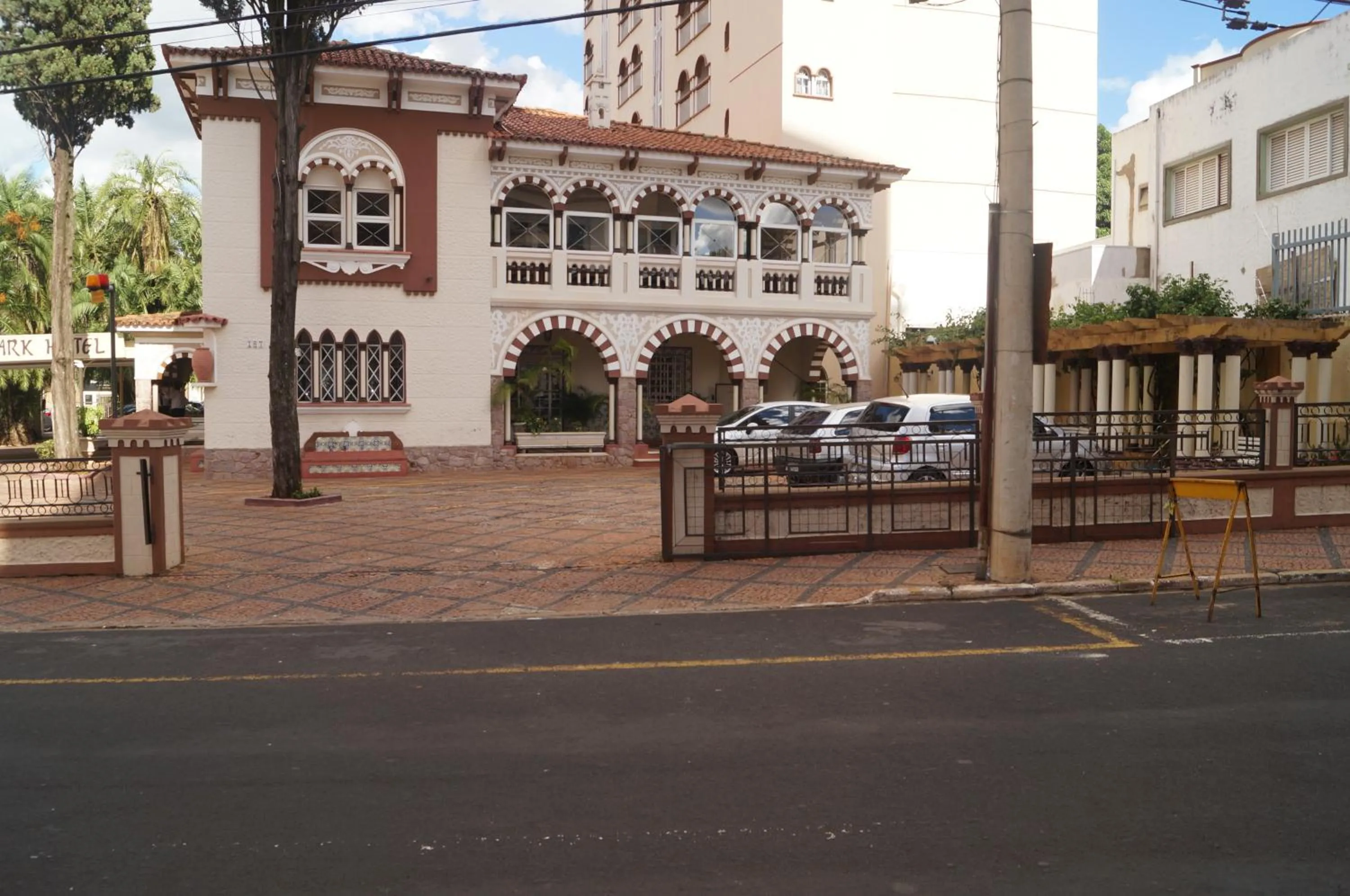 Facade/entrance in Tamareiras Park Hotel