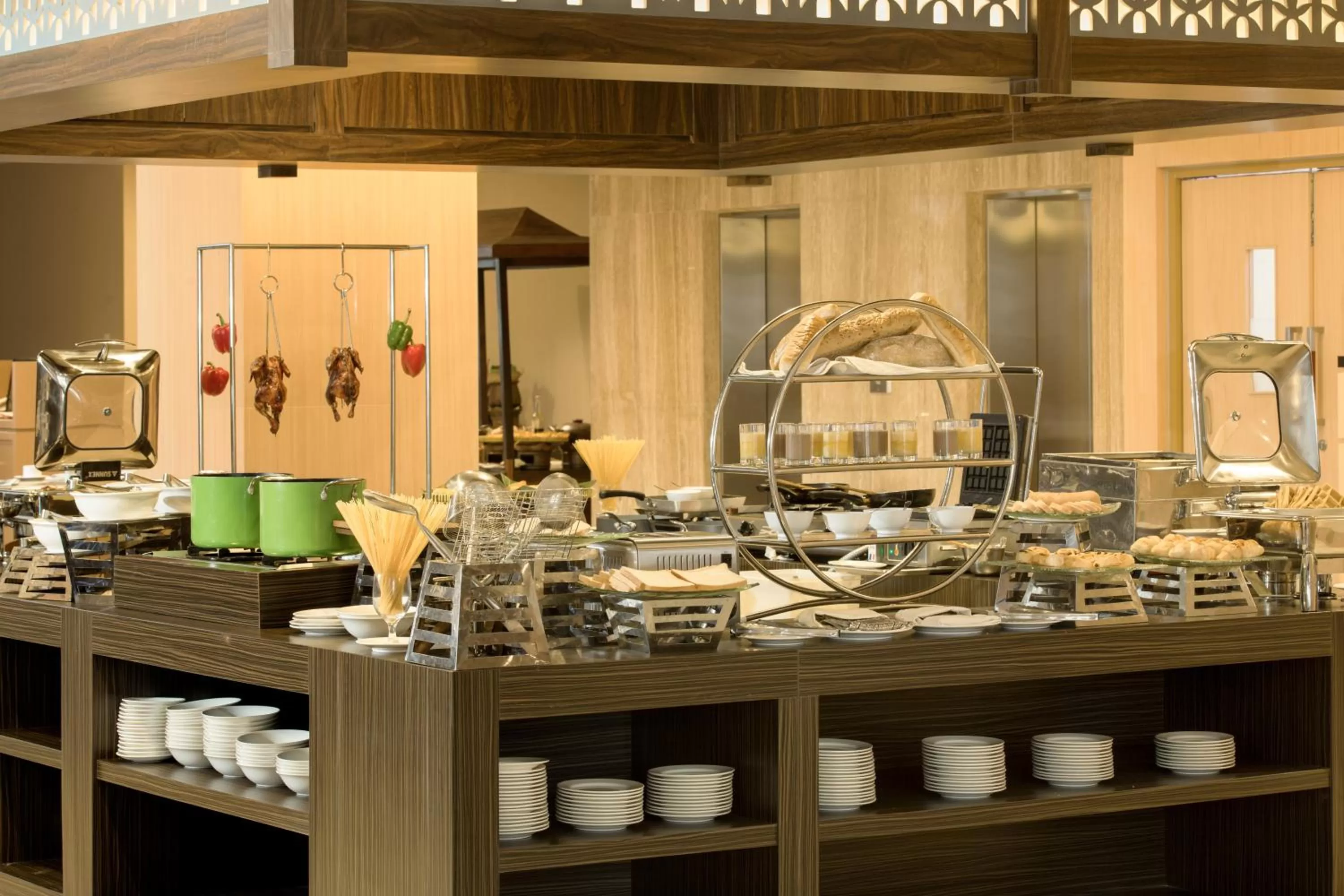 Restaurant/places to eat in Hotel Chanti Managed by TENTREM Hotel Management Indonesia