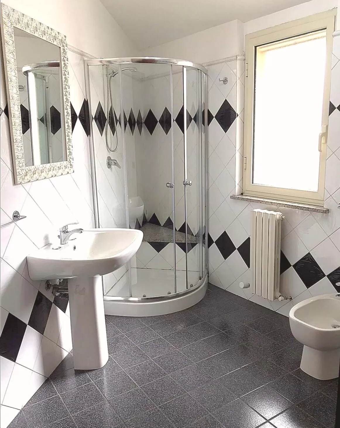 Shower, Bathroom in Il Girasole