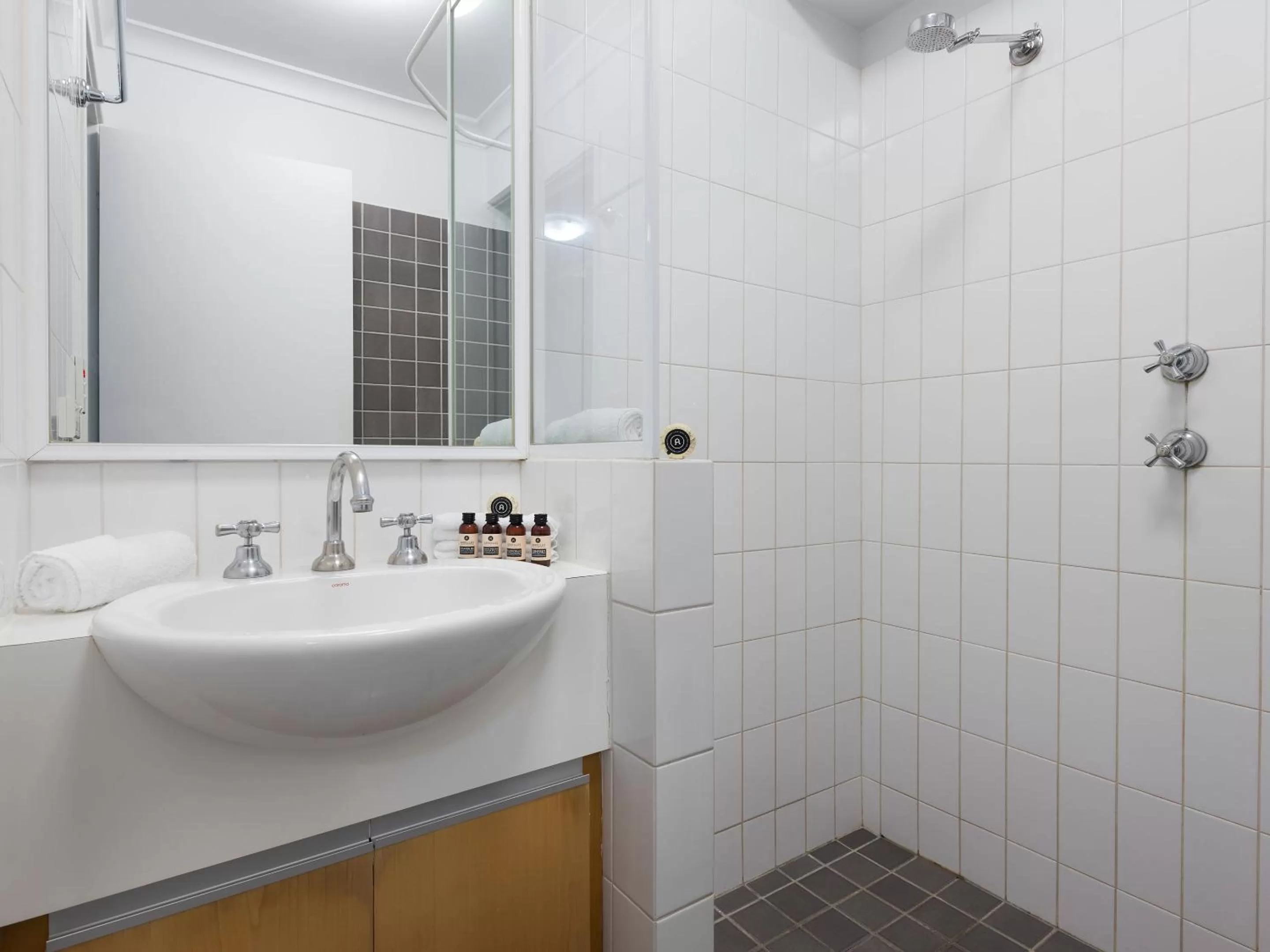 Shower in Be. Fremantle