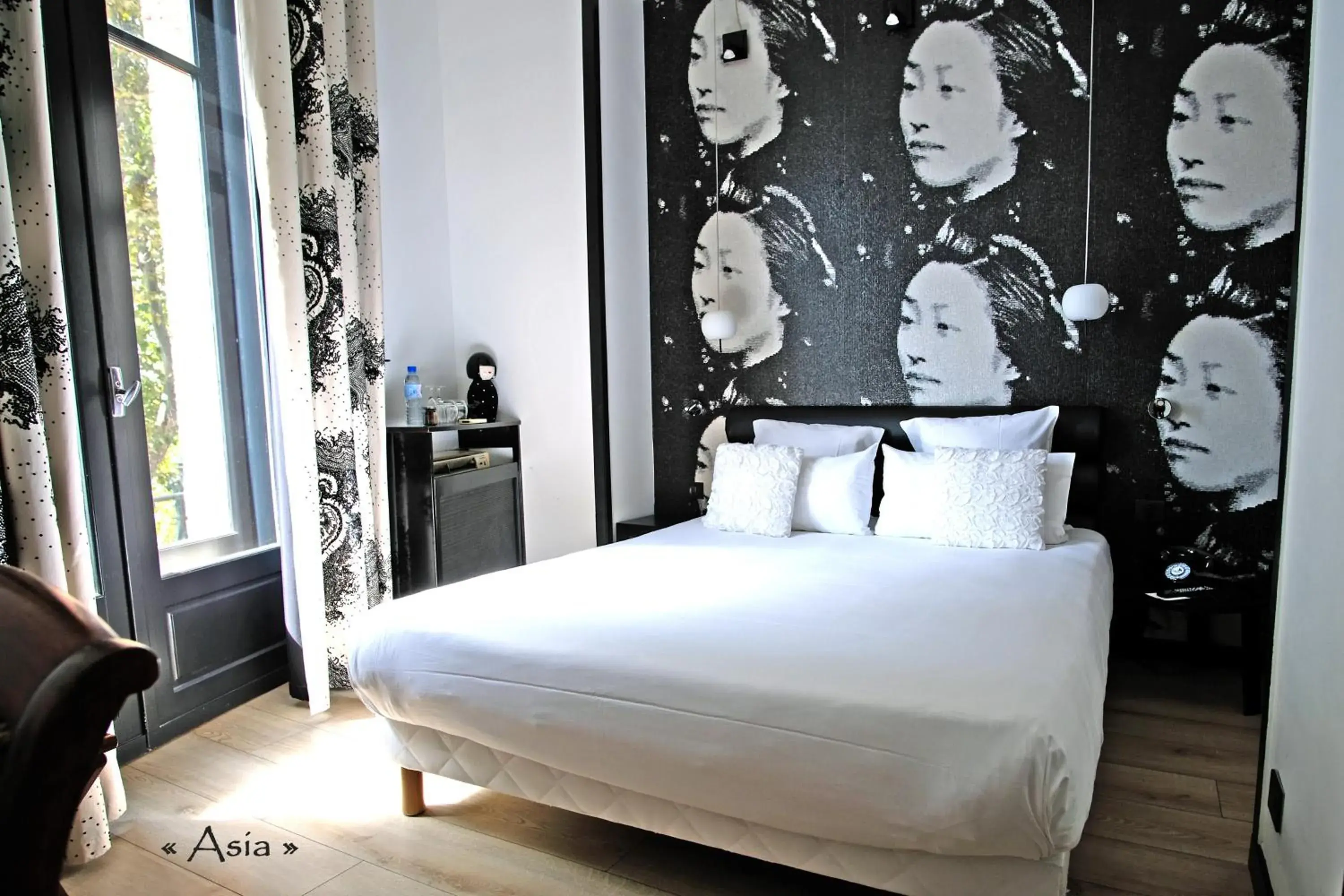 Photo of the whole room, Bed in Hotel Des Beaux Arts