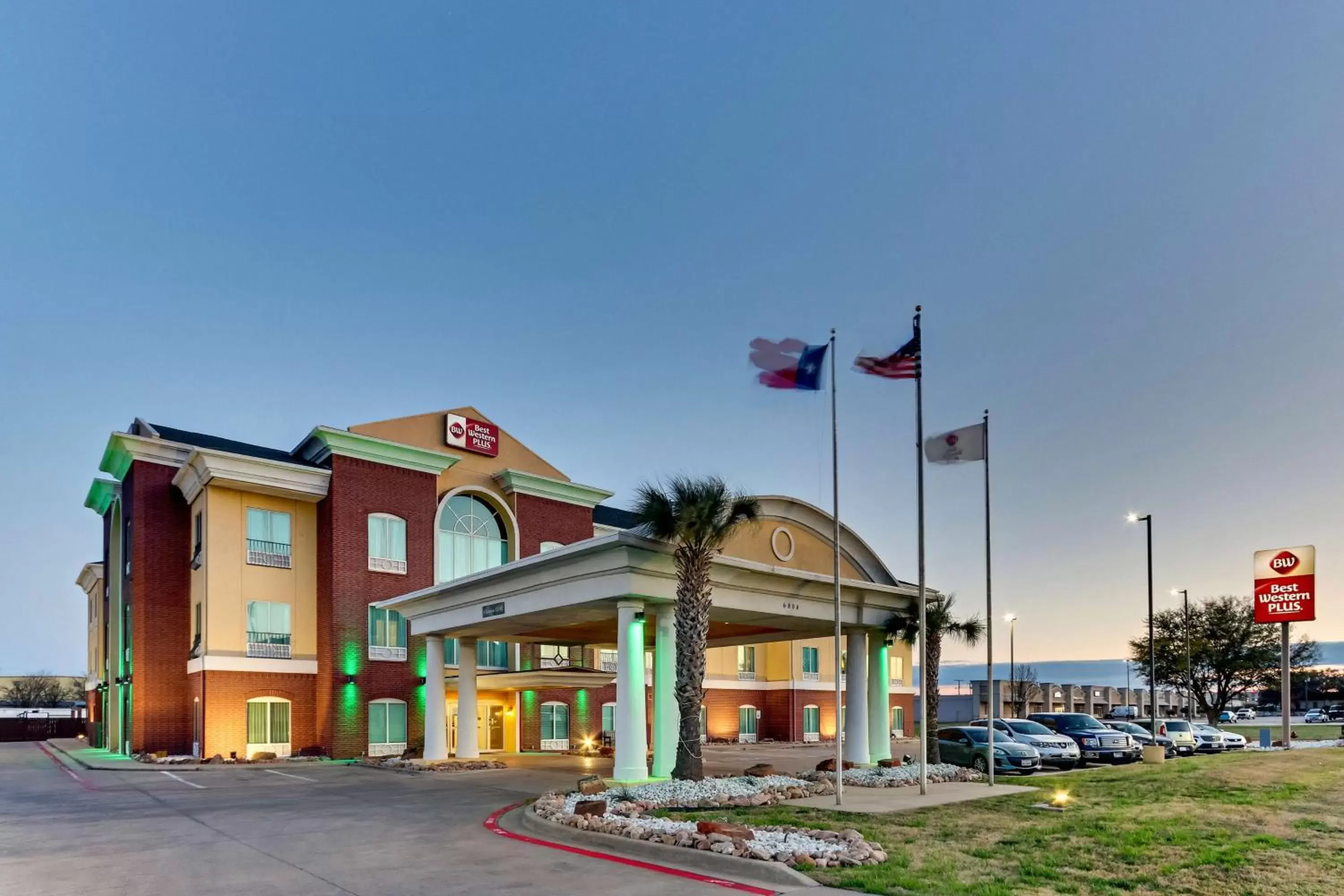 Property Building in Best Western Plus Woodway Waco South Inn & Suites