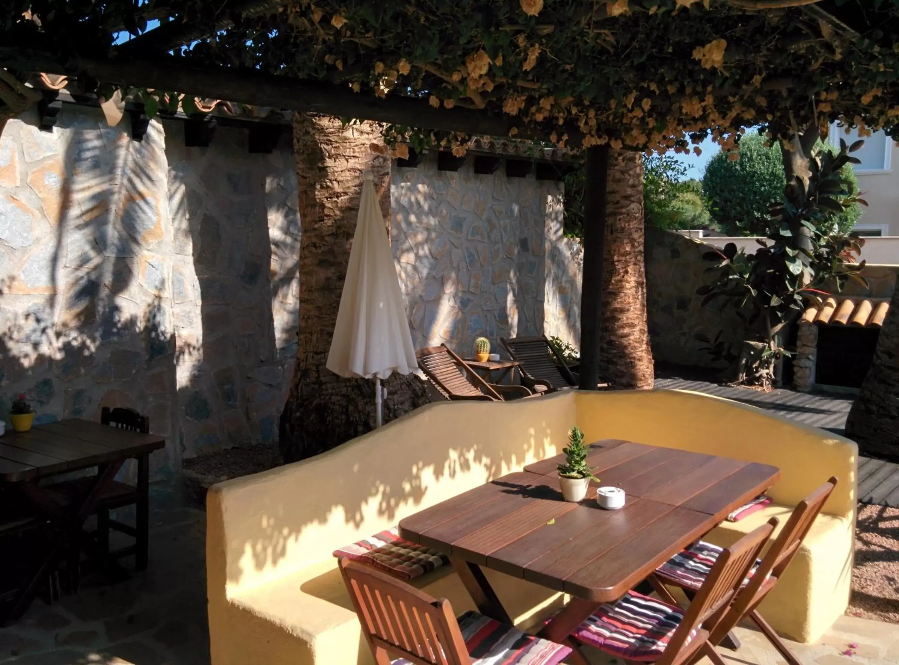 Patio, Restaurant/Places to Eat in Hotel Montemar