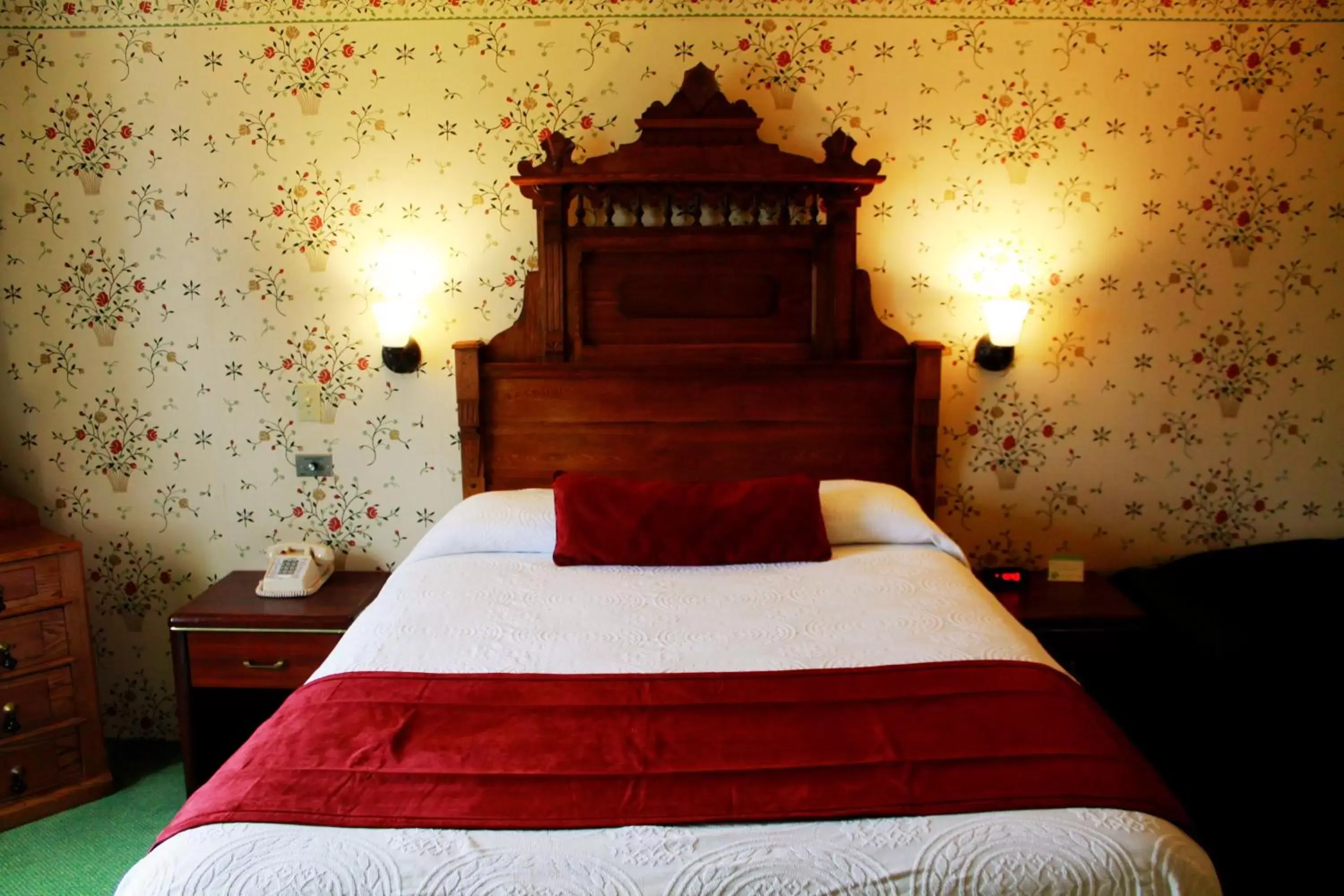 Photo of the whole room, Bed in Auld Holland Inn