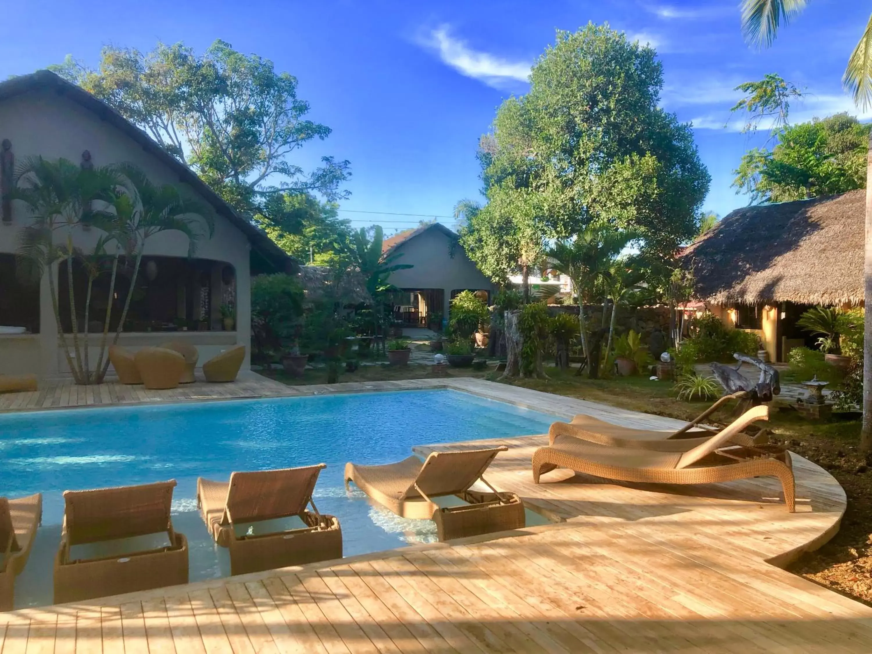 , Swimming Pool in Hibiscus Garden Inn