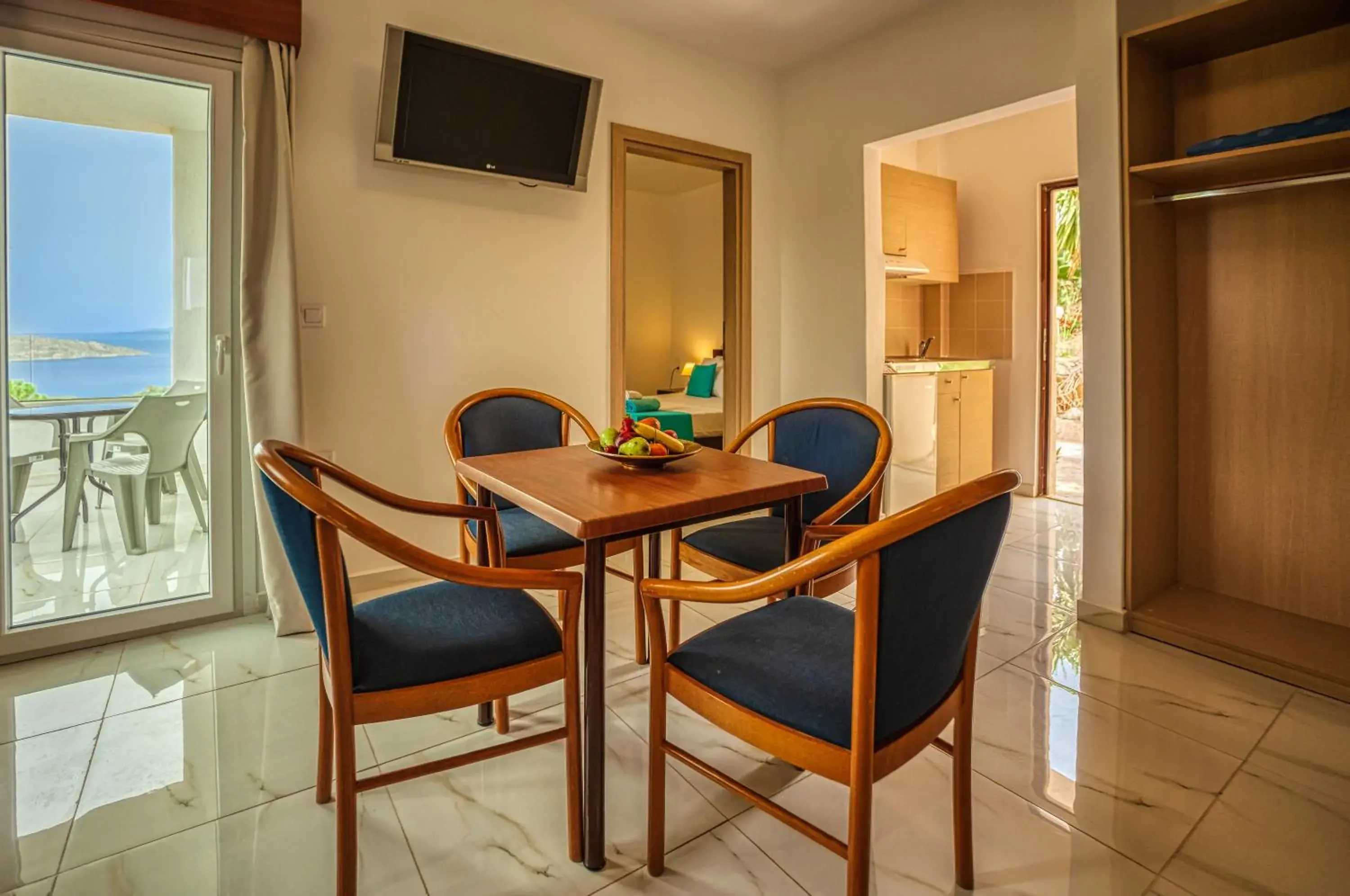 TV and multimedia, Dining Area in Elounda Water Park Residence Hotel