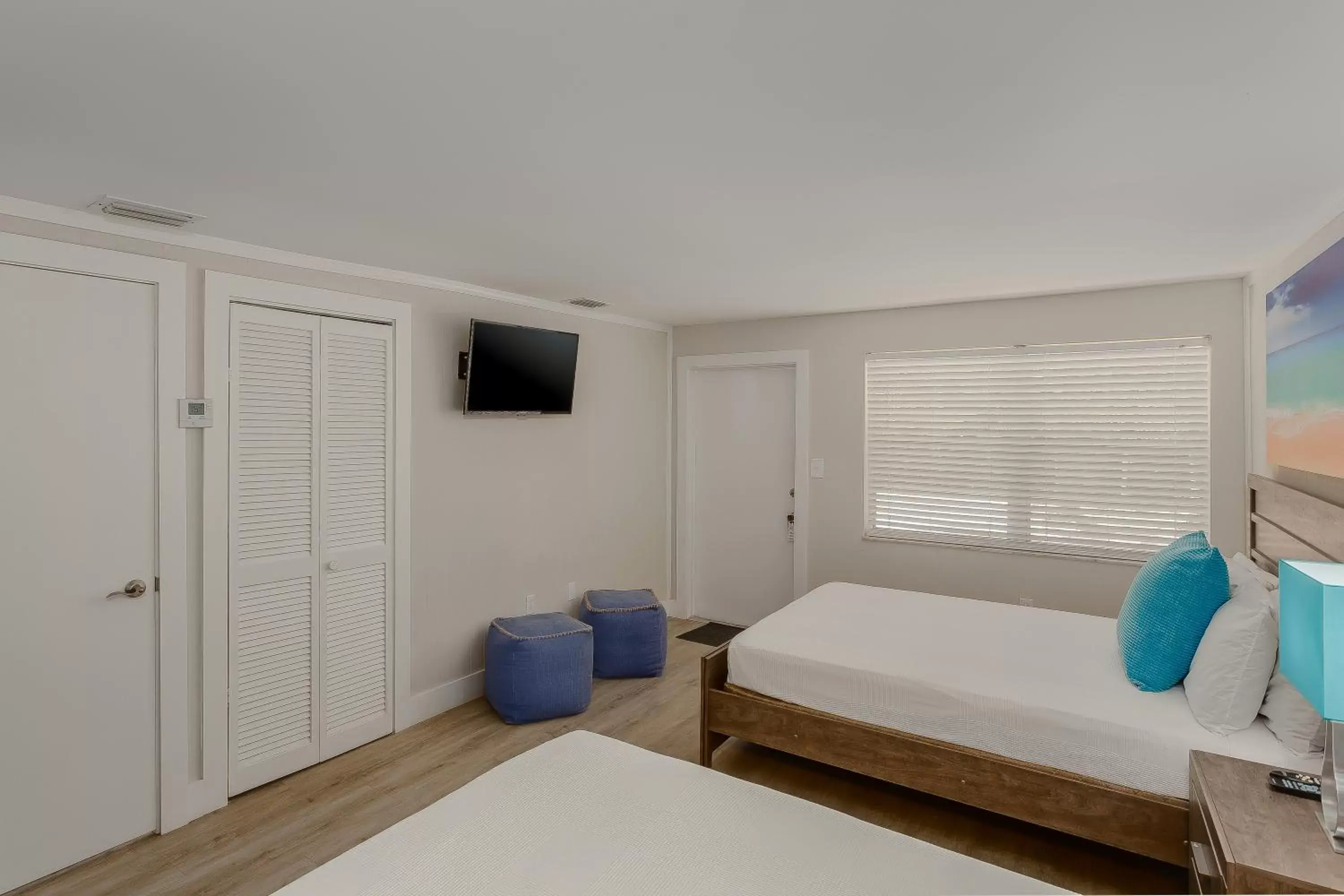 TV and multimedia, Bed in Drift Hotel TV and multimedia, Bed in Drift Hotel