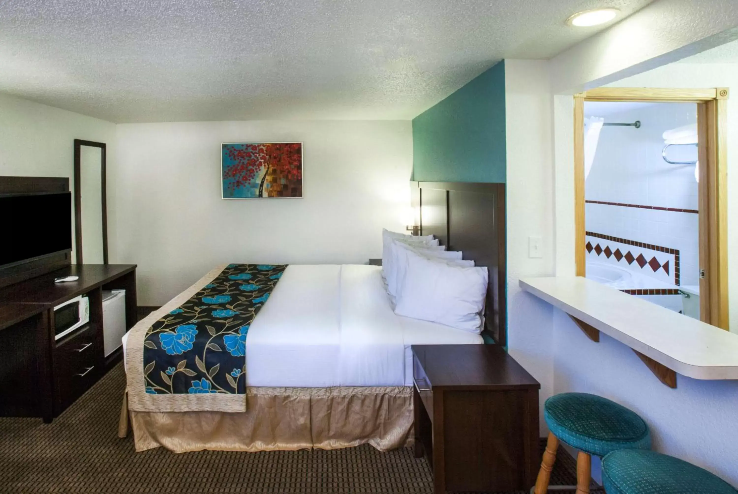 Photo of the whole room, Bed in Baymont by Wyndham Keystone Near Mt. Rushmore