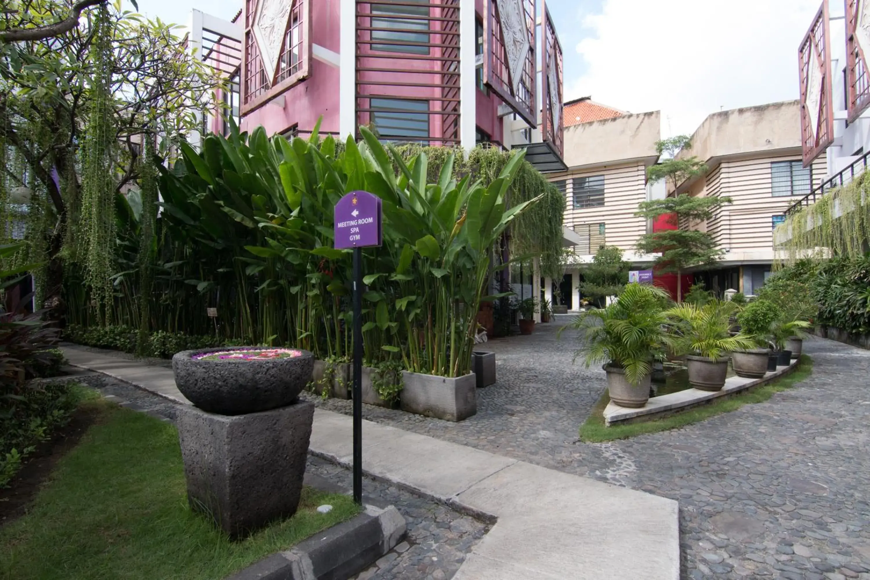 Restaurant/places to eat in Kuta Central Park Hotel