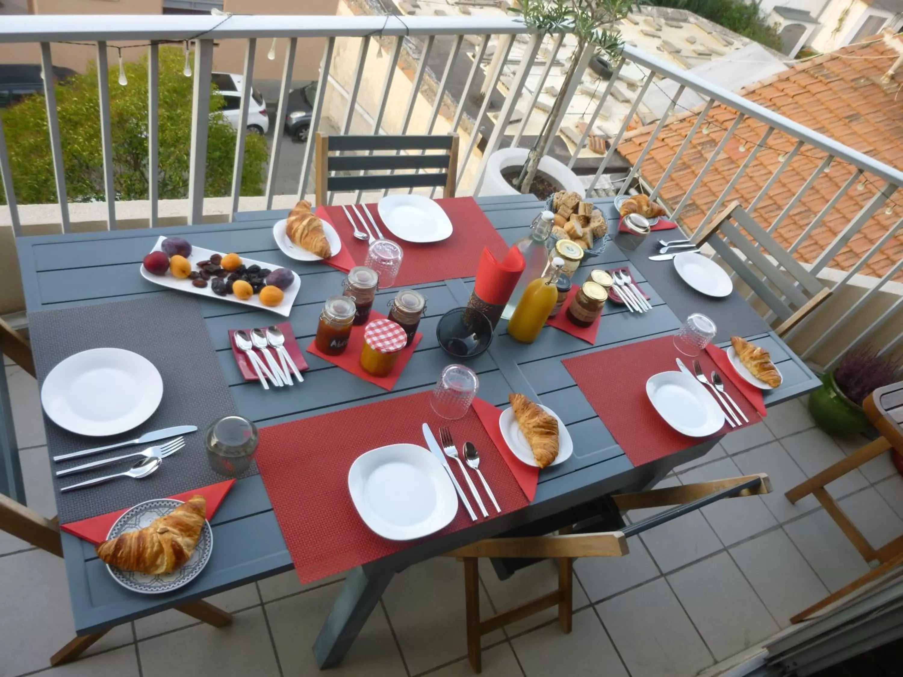 Continental breakfast, Restaurant/Places to Eat in 1 Chambre, 1 P'tit dèj', 1 Sourire