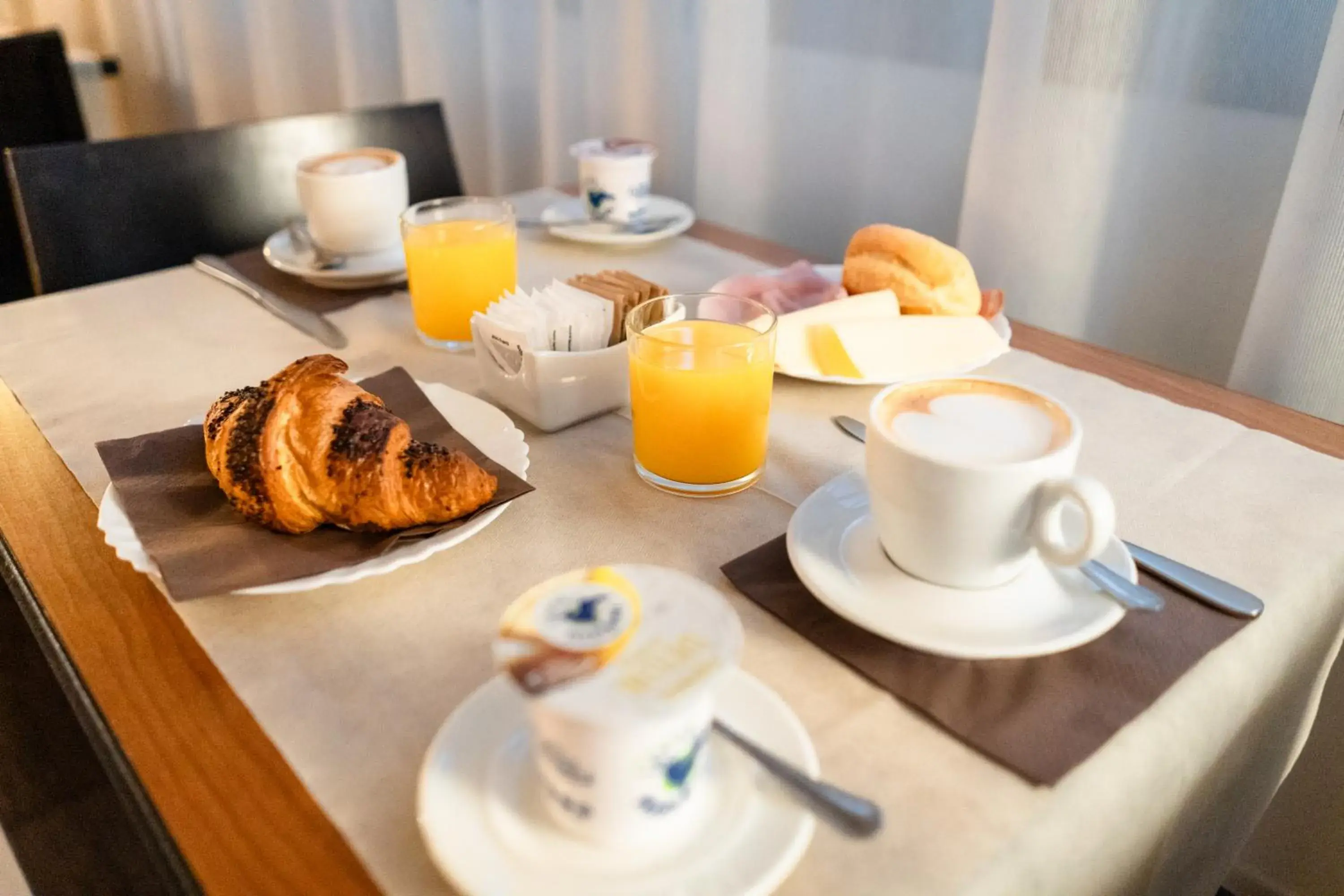 Breakfast in Hotel Airone