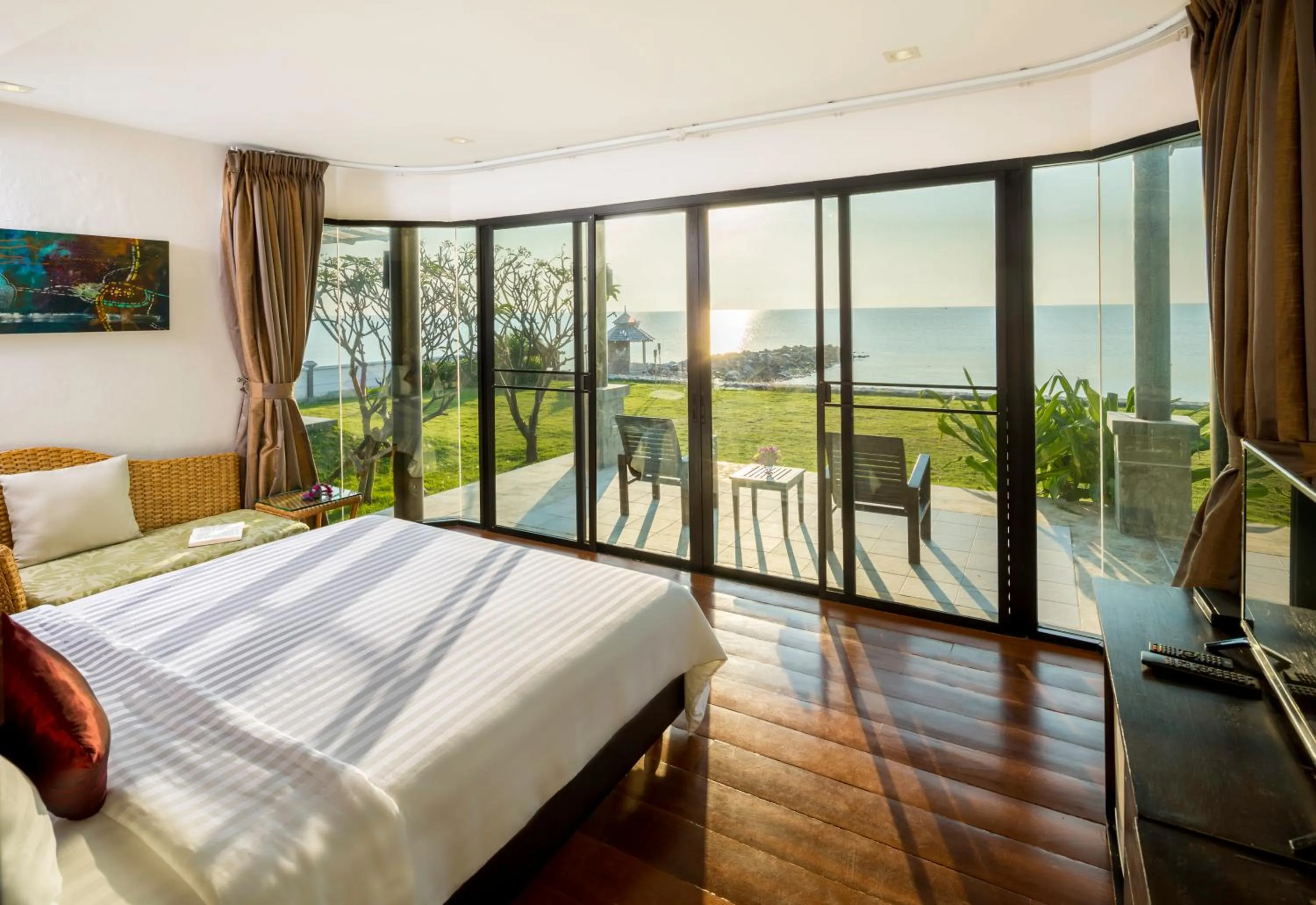 Villa - Beach Front in i Tara Resort & Spa