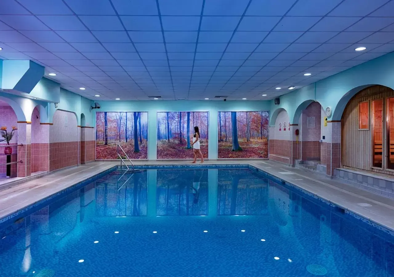 Sauna, Swimming Pool in Loch Rannoch Hotel and Estate
