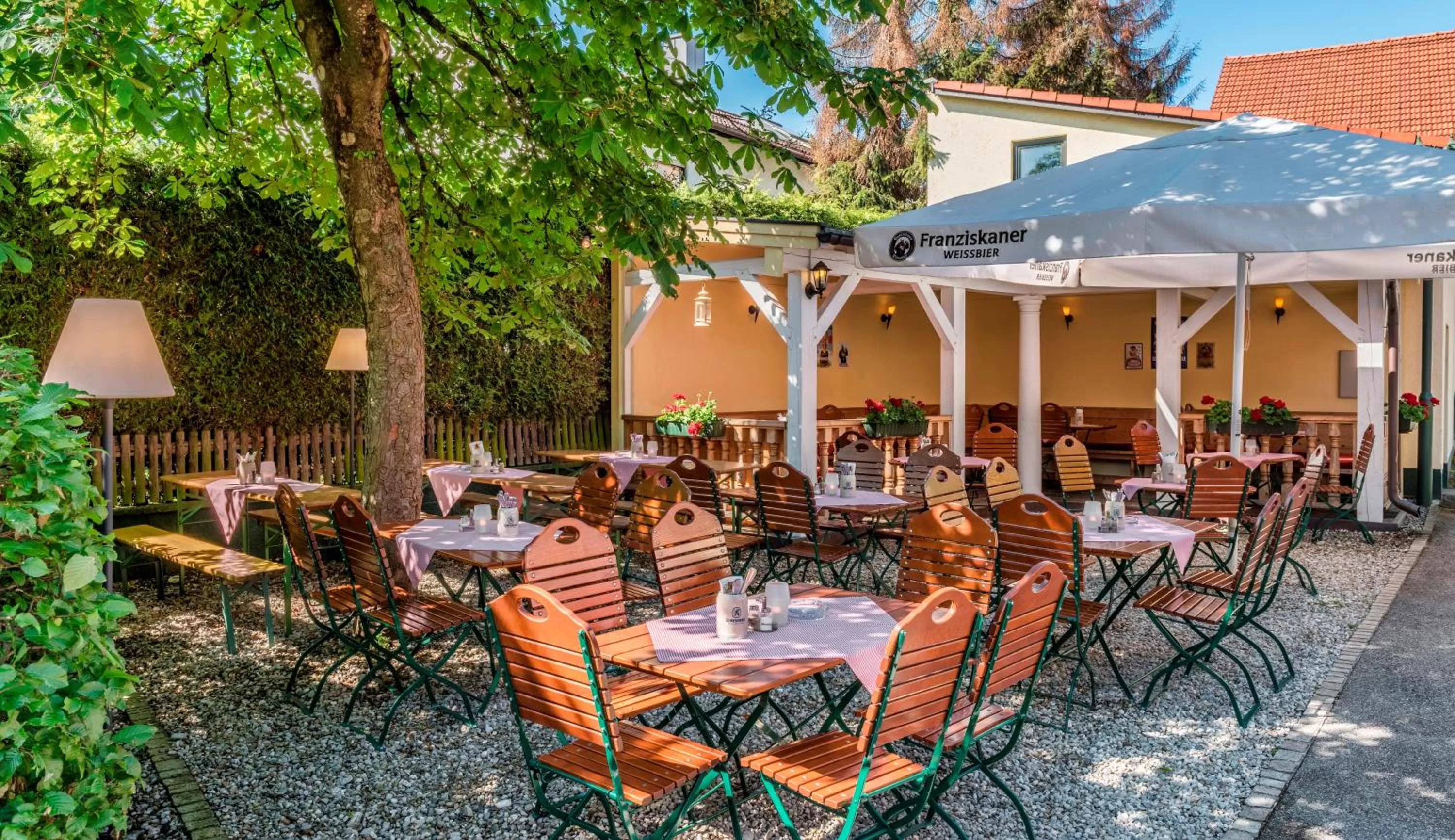 Patio in Hotel Schäfflerwirt