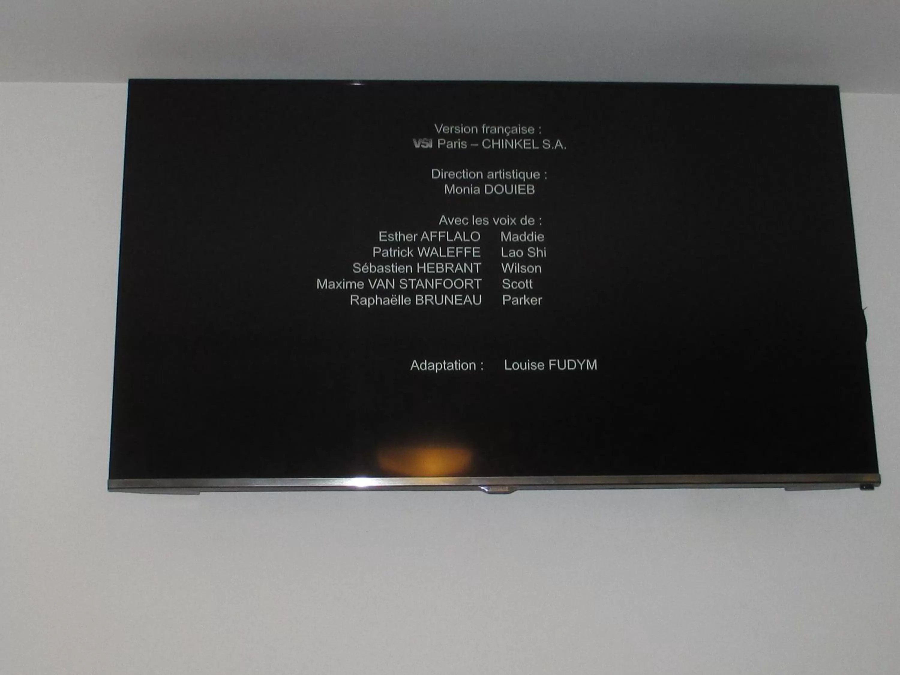 Communal lounge/ TV room in Hôtel le Pastel