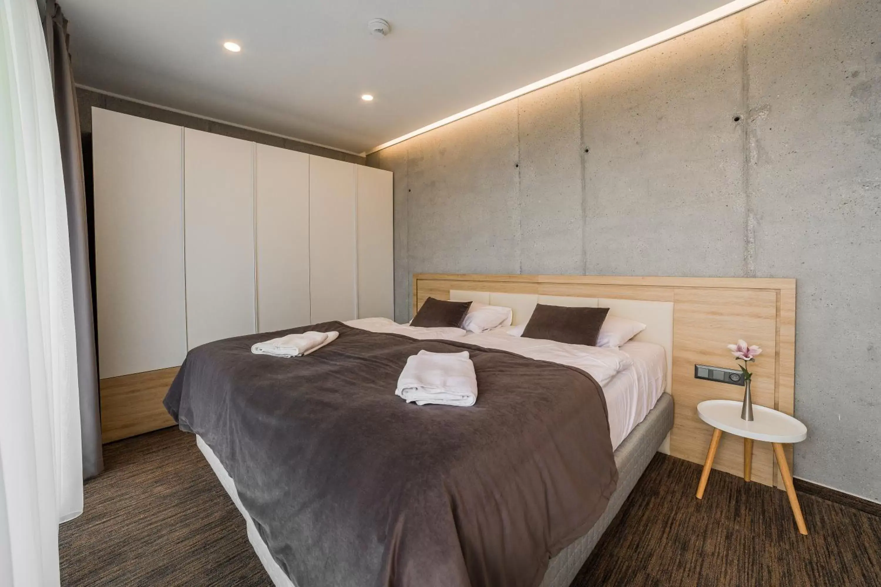 Deluxe Apartment with Pool Access in Hotel Dolphin - Adult friendly Deluxe Apartment with Pool Access in Hotel Dolphin - Adult friendly