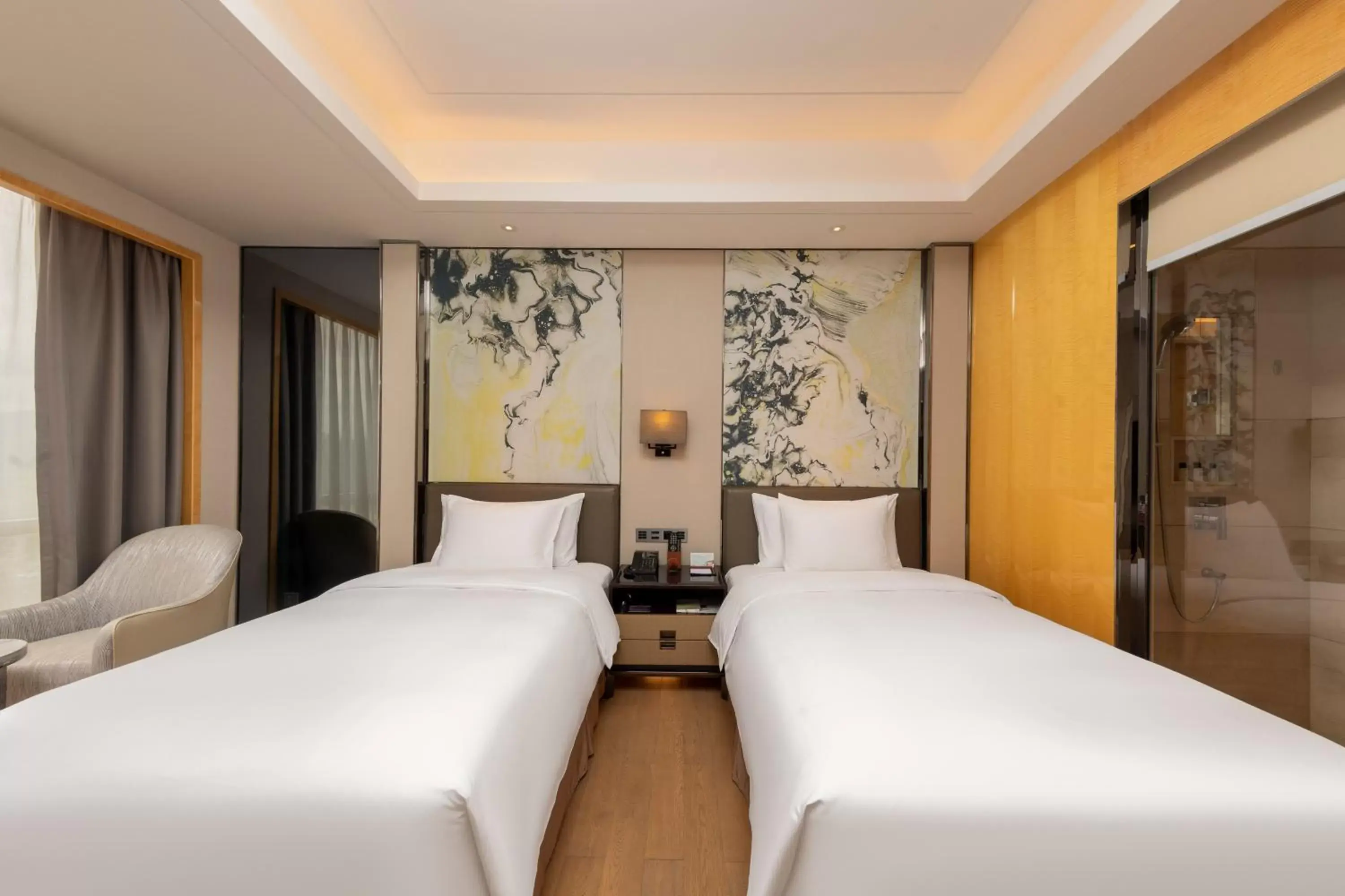 Bed in Zhuhai Longzhuda International Hotel