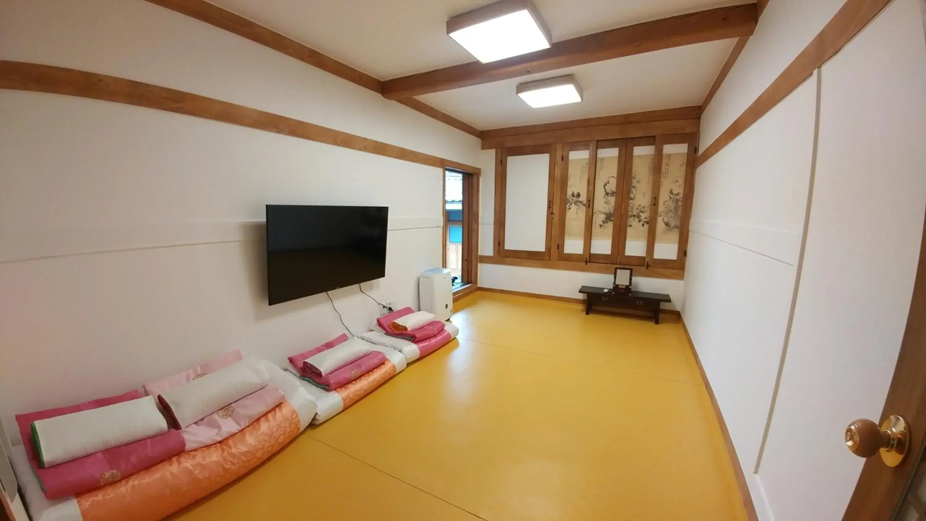 Photo of the whole room, TV/Entertainment Center in Bukchon Sosunjae Hanok Guesthouse