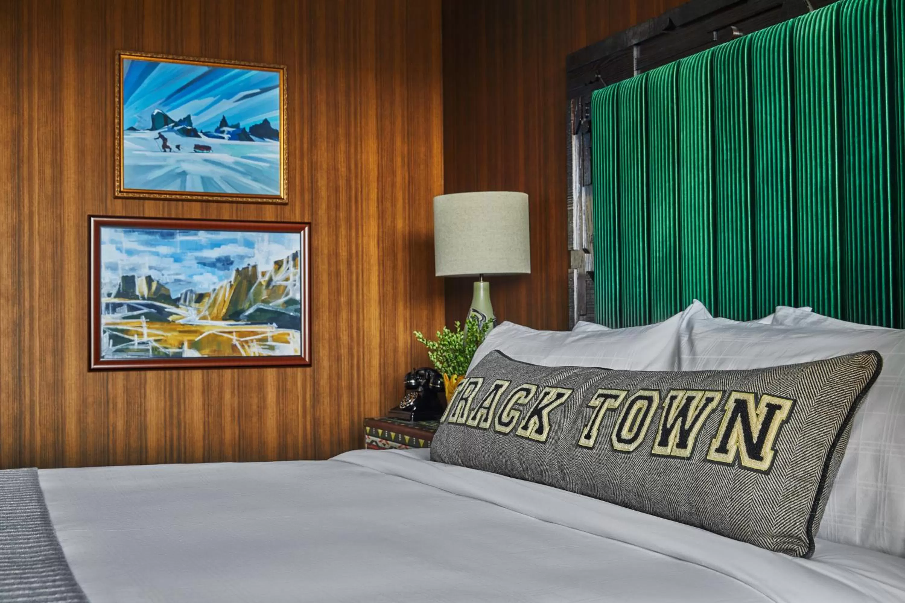 Bed in Graduate by Hilton Eugene