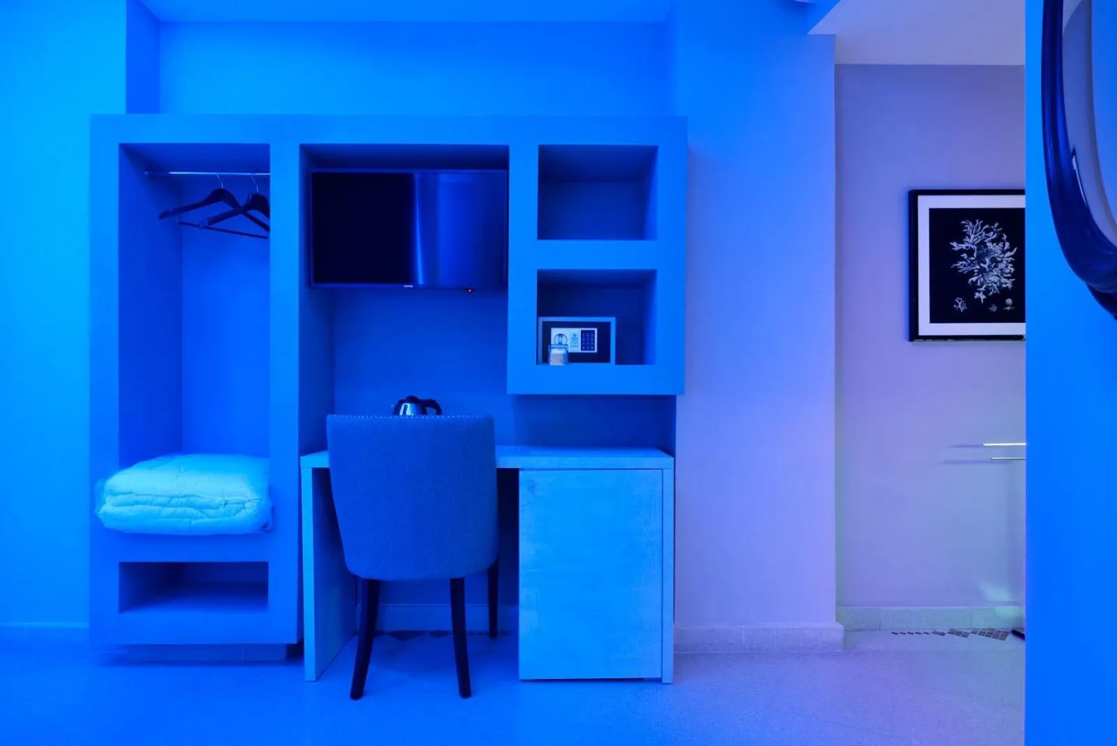 Seating area, Bed in Villa La Fenice