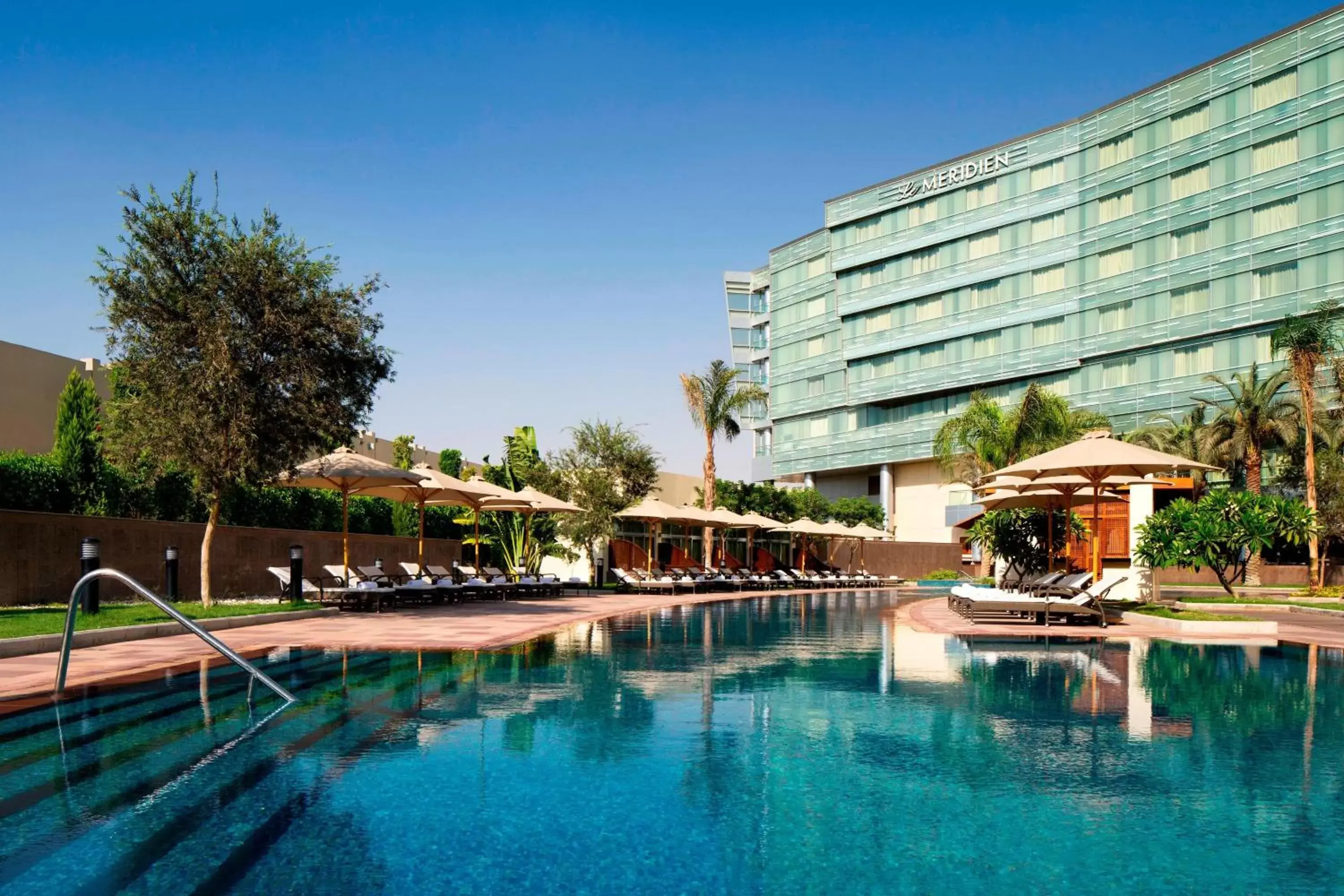 Swimming Pool in Le Meridien Cairo Airport