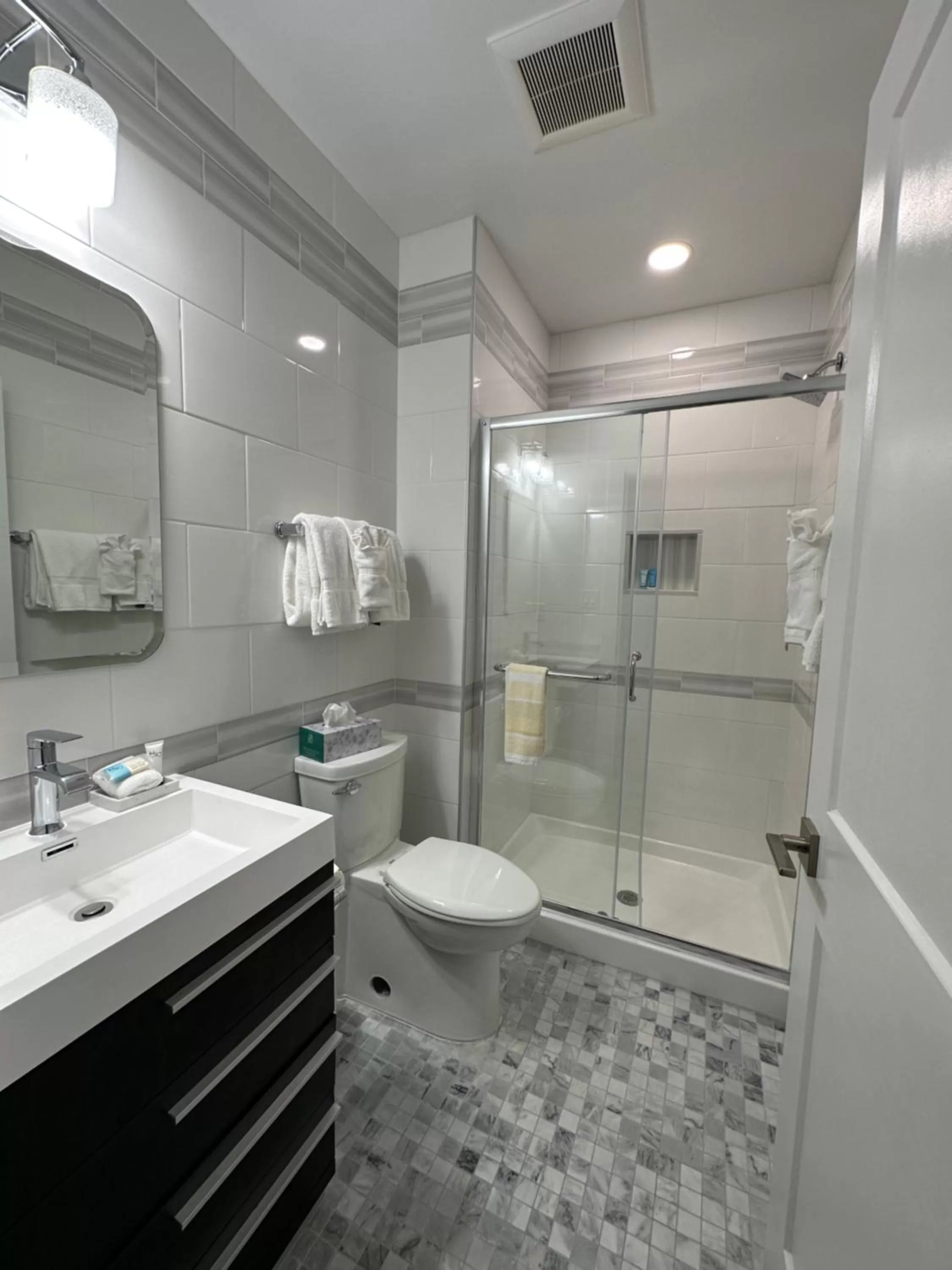 Shower, Bathroom in Elaine's Cape May Boutique Hotel