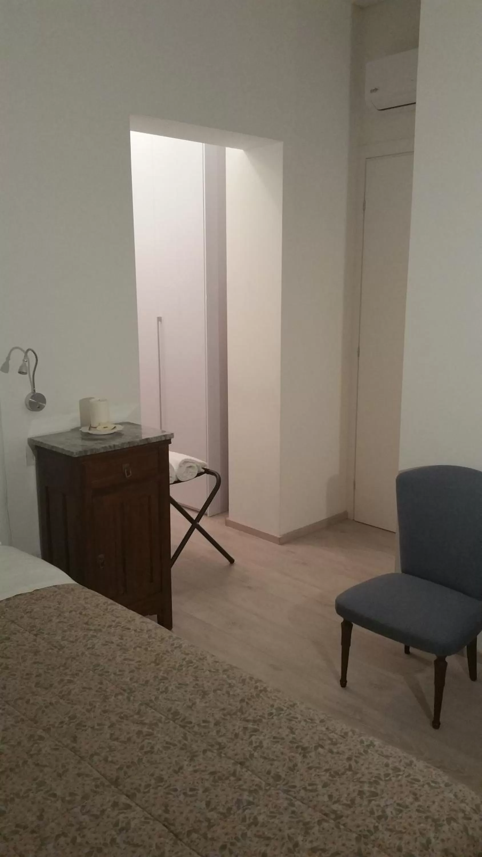 Family Room with Private Ensuite Bathroom - single occupancy in Dafne B&B