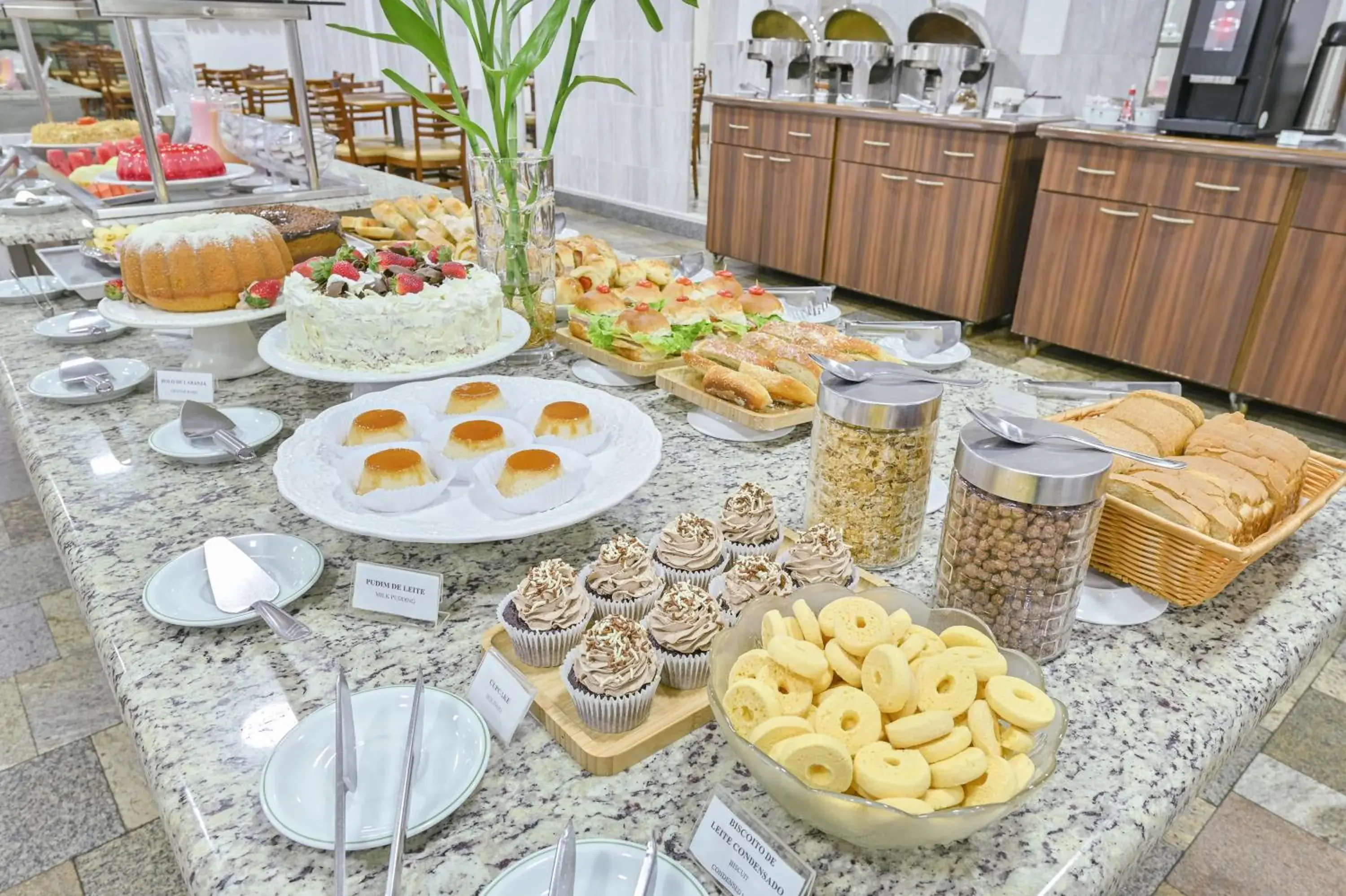 Breakfast in Hotel Nacional Inn Limeira Breakfast in Hotel Nacional Inn Limeira