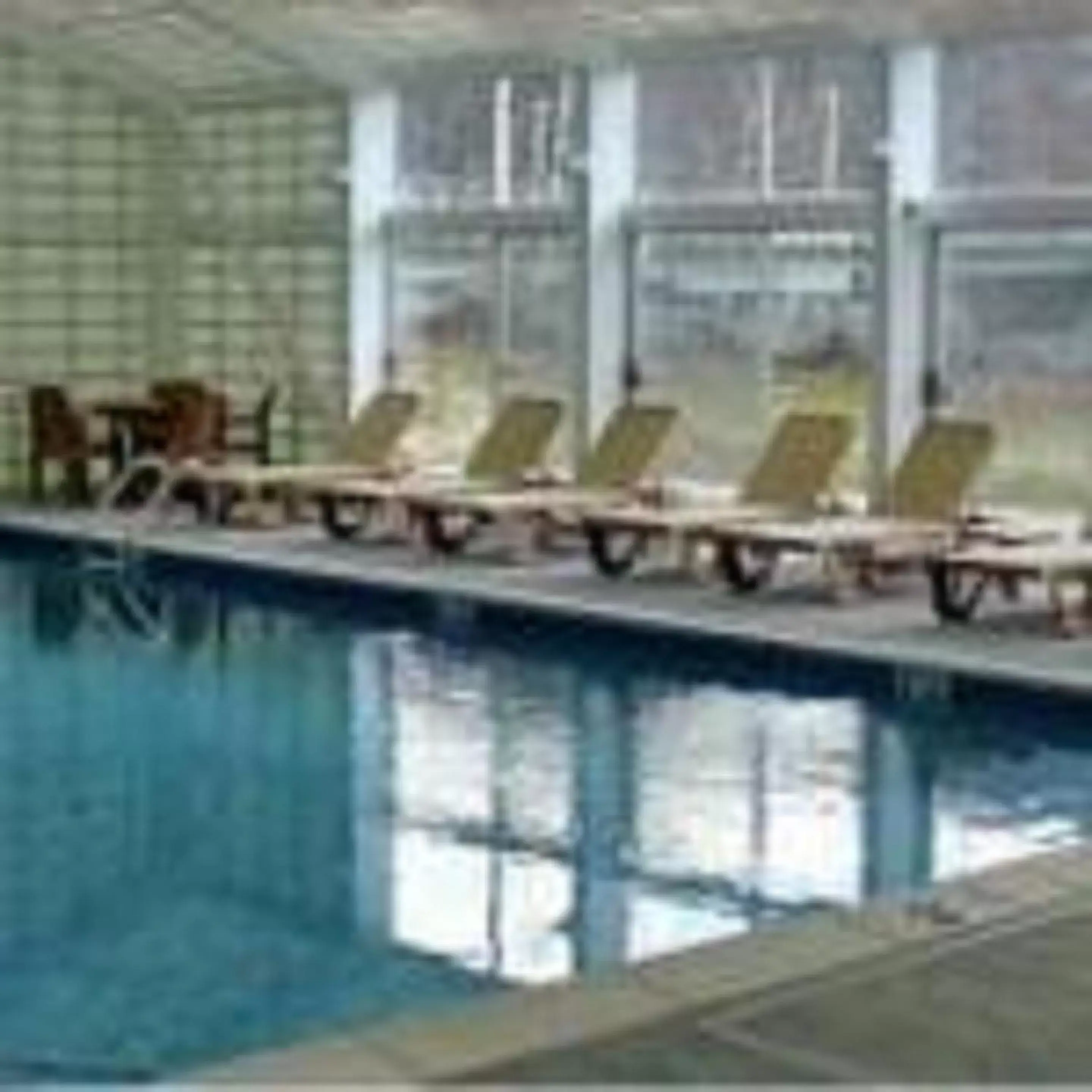 Swimming pool in Rivergreen Resort