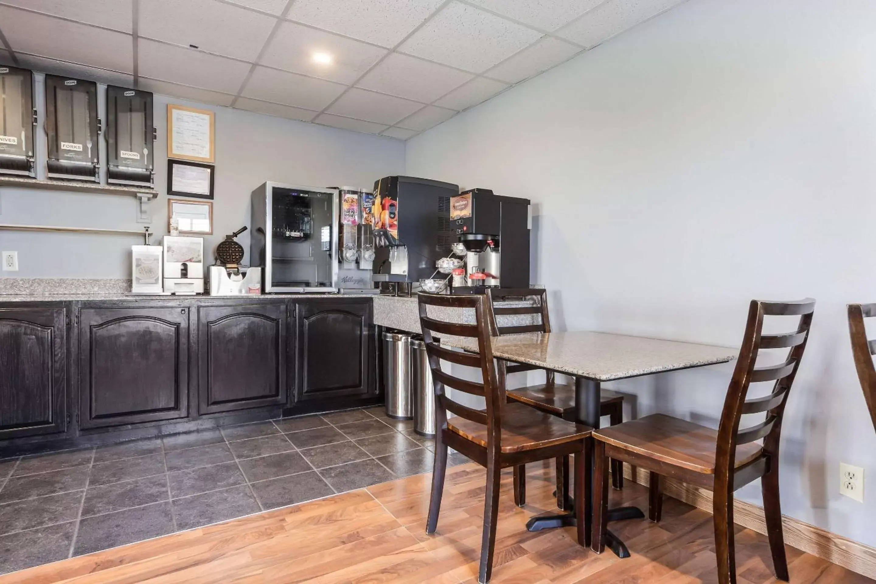 Restaurant/places to eat in Rodeway Inn University District Restaurant/places to eat in Rodeway Inn University District