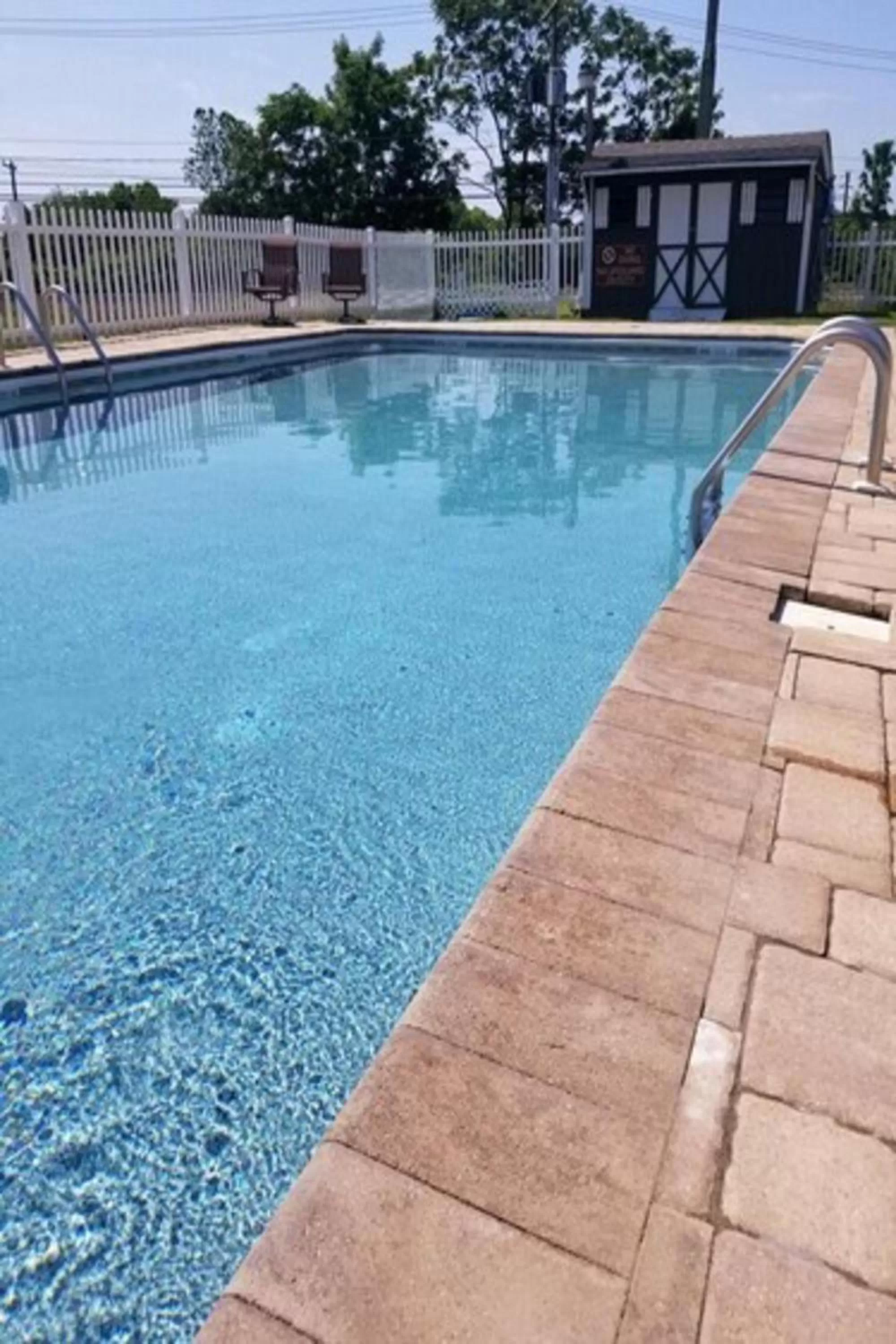 Swimming pool in Days Inn & Suites by Wyndham Lancaster Amish Country