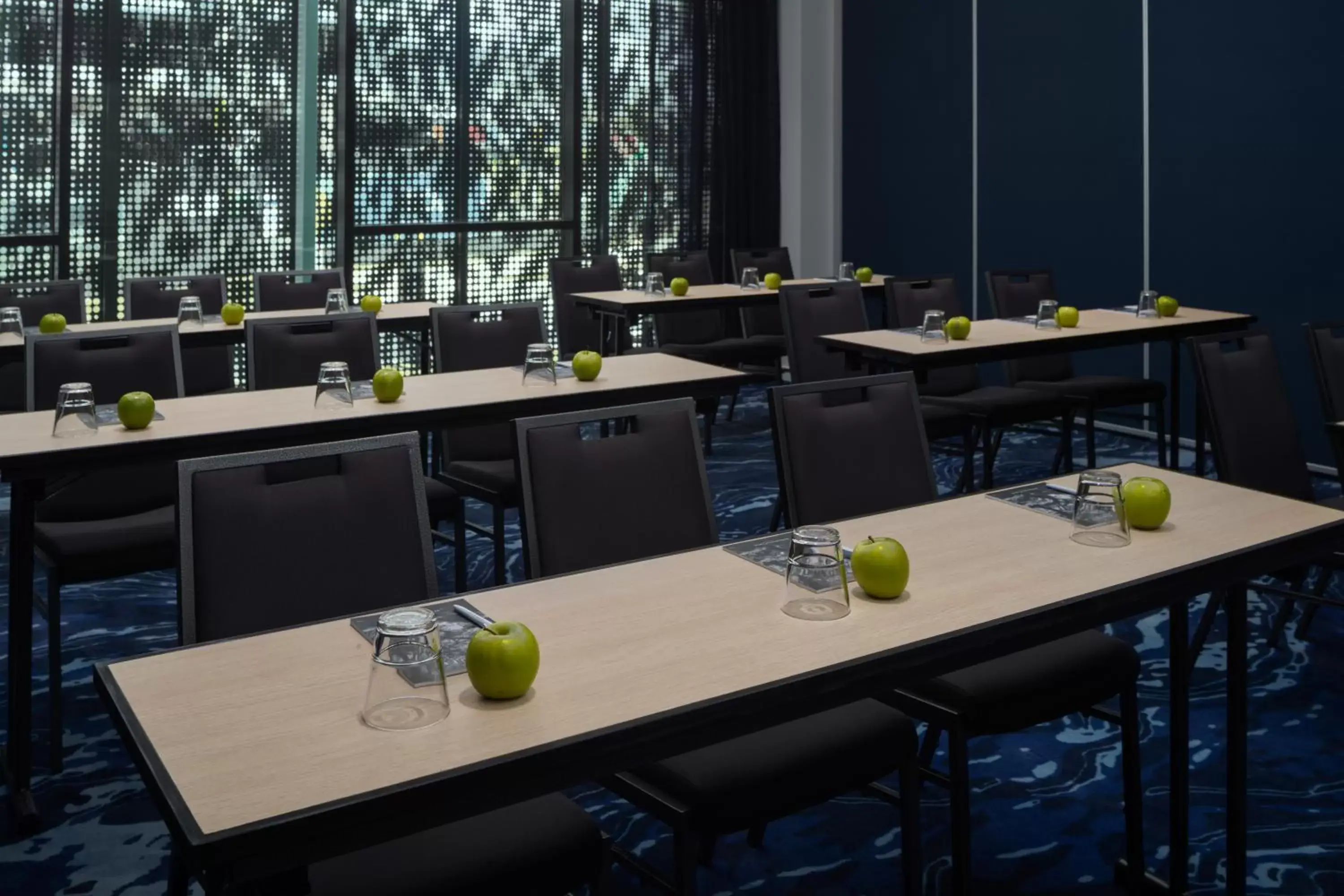 Meeting/conference room, Restaurant/Places to Eat in Rydges Gold Coast Airport