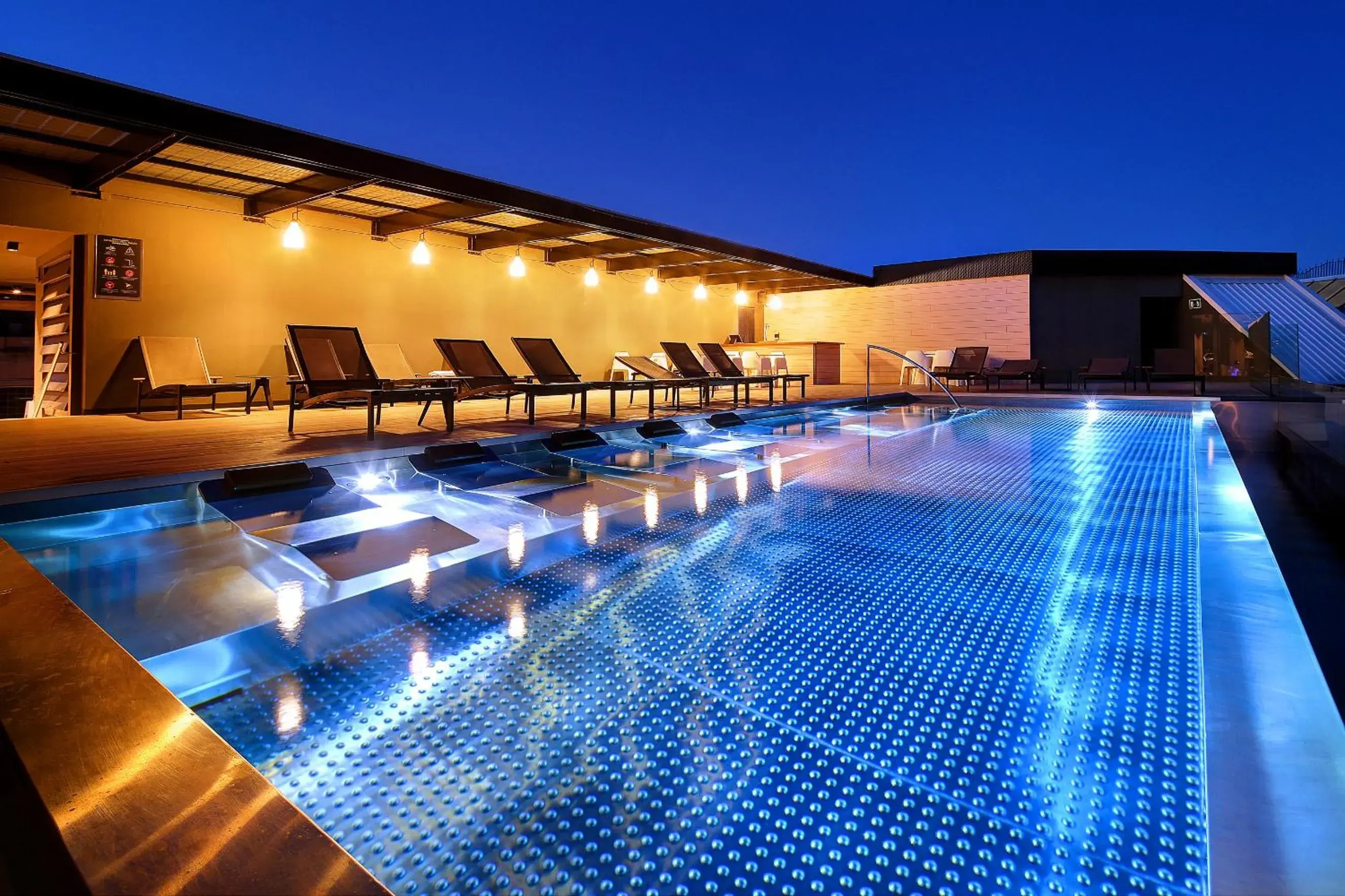 Solarium, Swimming Pool in Olivia Balmes Hotel