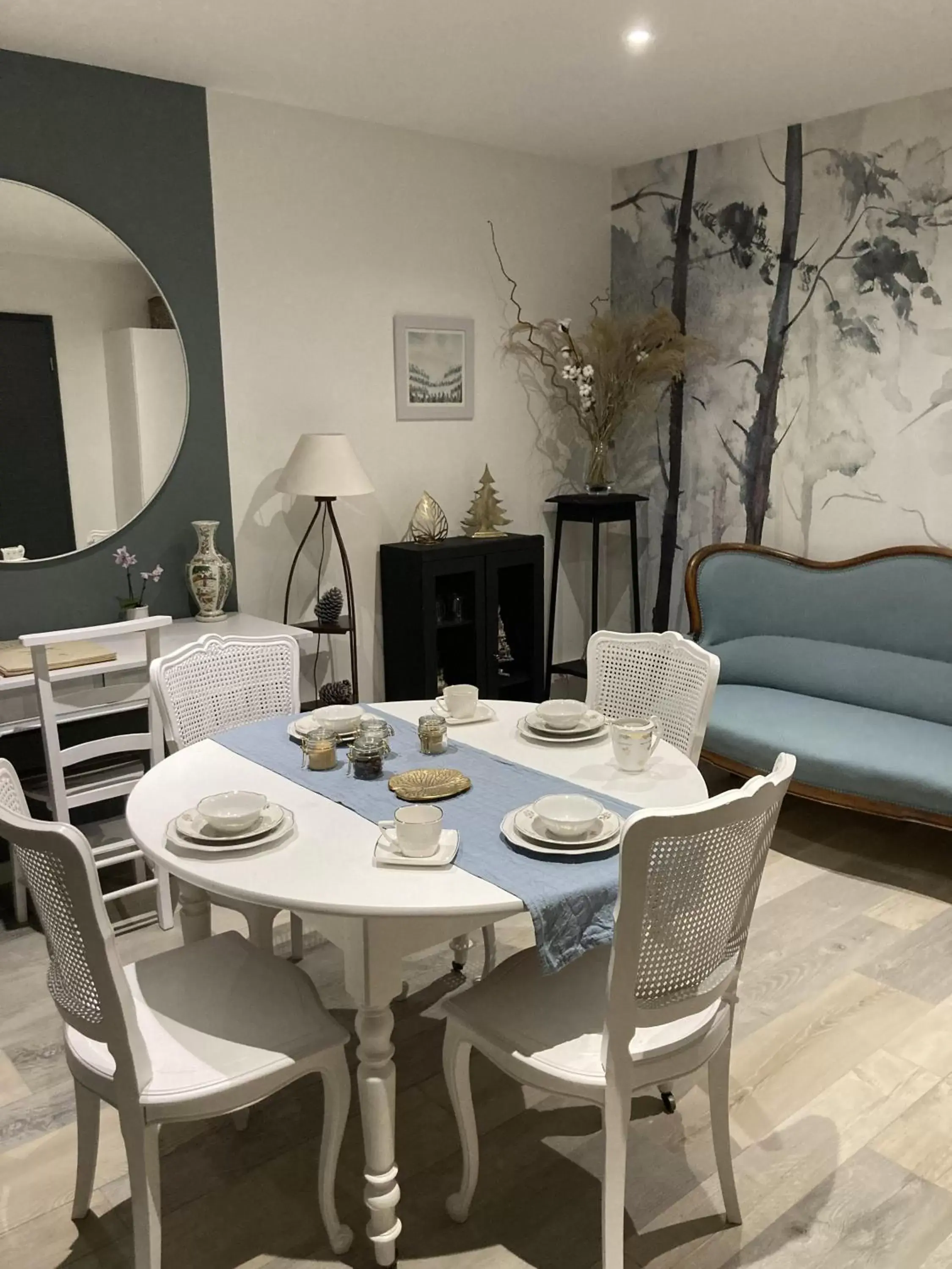 Dining Area in Maison d'hotes L'atelier du Charmois