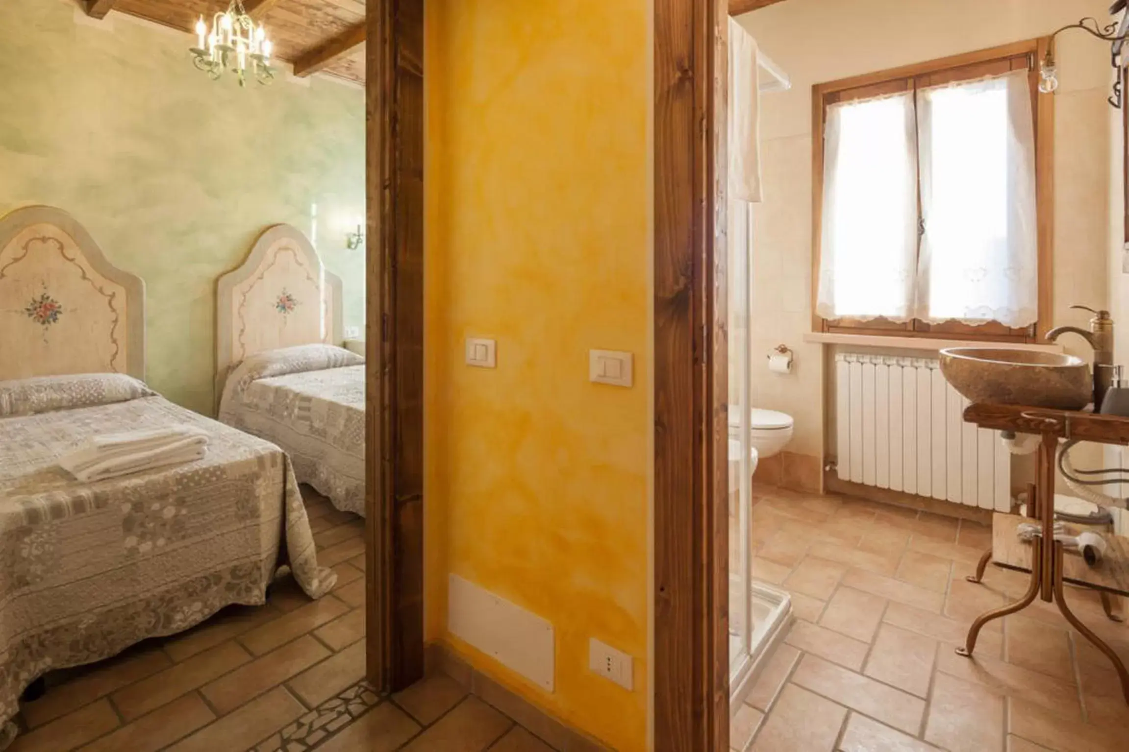 Bathroom, Bed in La Casa Delle Rondini