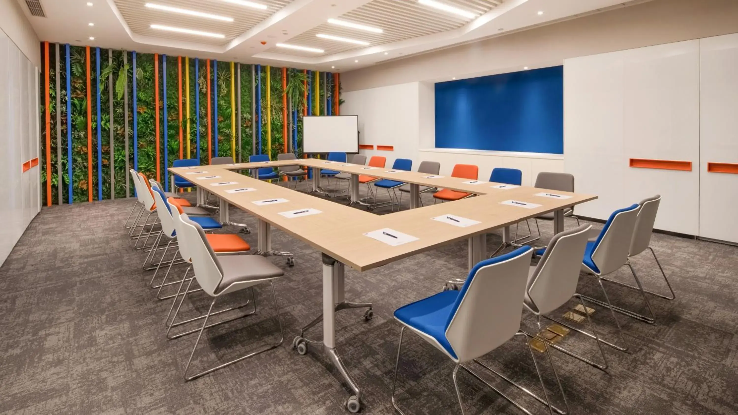 Meeting/conference room in HOLIDAY INN EXPRESS SHANGHAI HONGQIAO NORTH