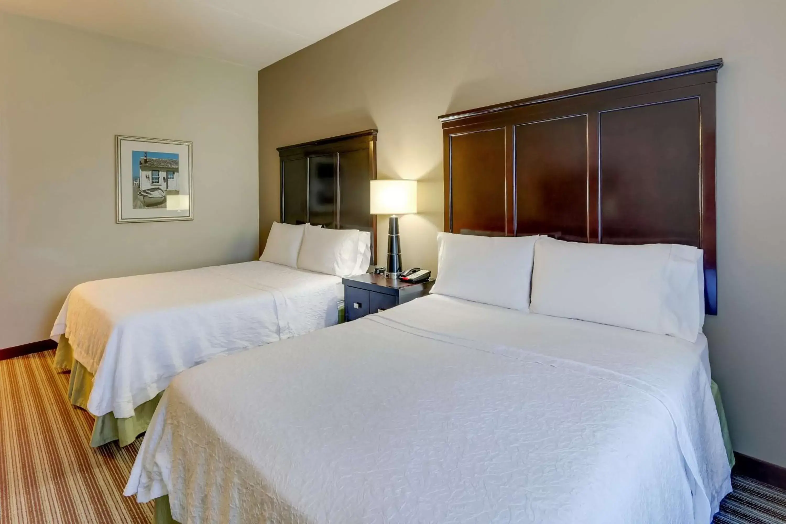 Bed in Hampton Inn and Suites Swansboro Near Camp Lejeune Bed in Hampton Inn and Suites Swansboro Near Camp Lejeune