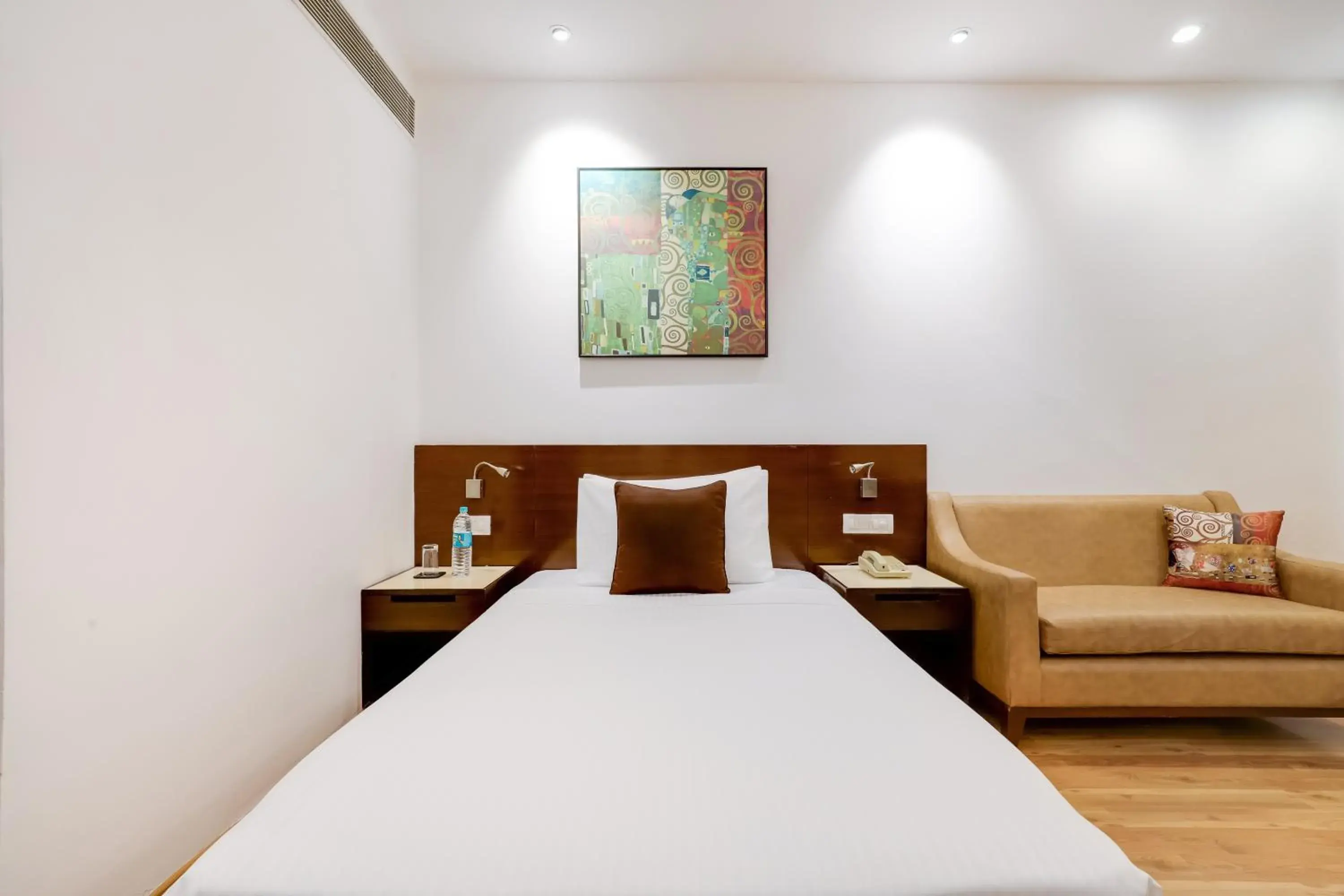 Bed in Lemon Tree Premier 1, Gurugram