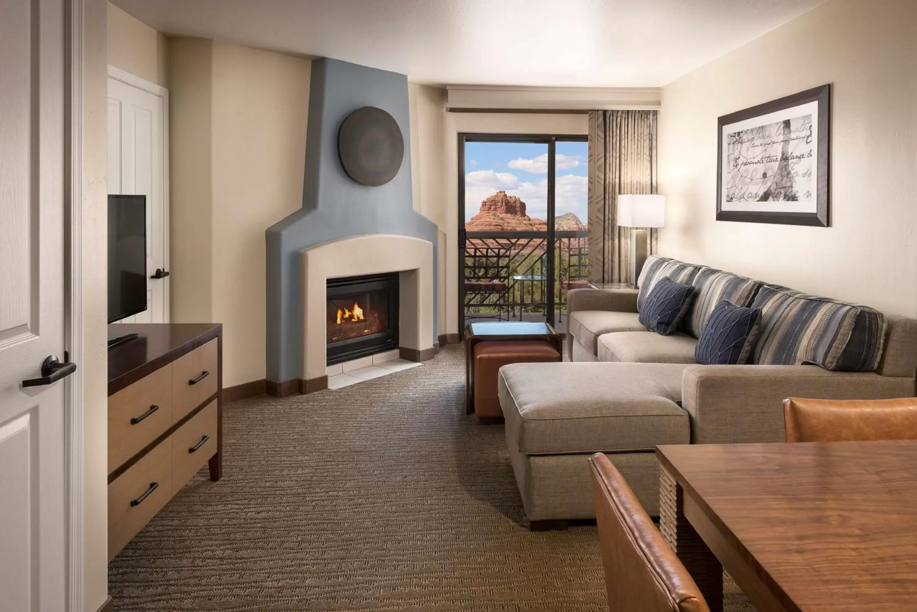 Living room, Seating Area in Hilton Sedona Resort at Bell Rock
